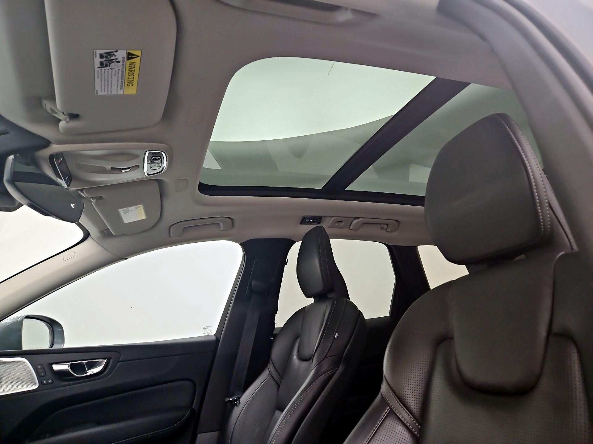 Thumbnail: 2019 Volvo XC60 - 20