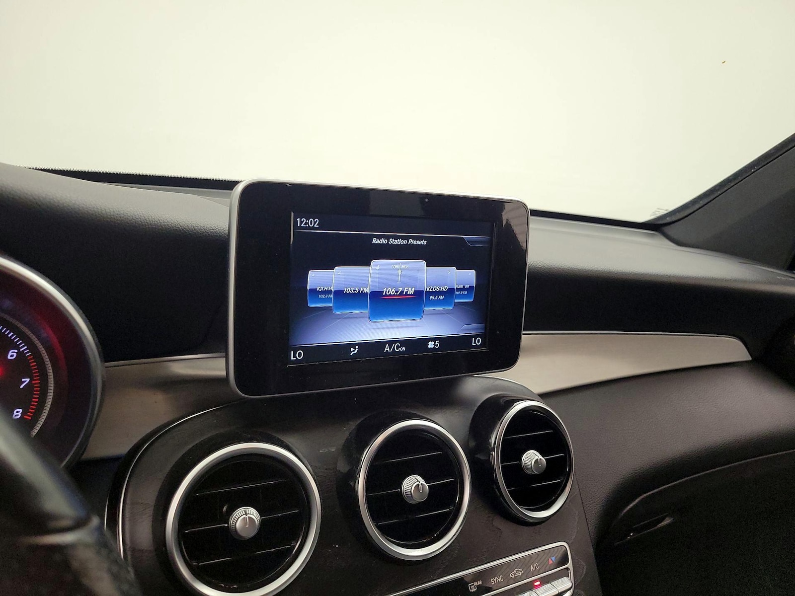 2019 Mercedes-Benz GLC GLC300 - Photo 16