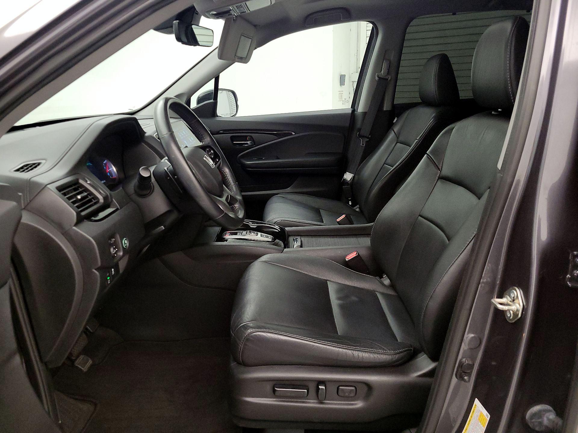 Thumbnail: 2019 Honda Pilot - 11