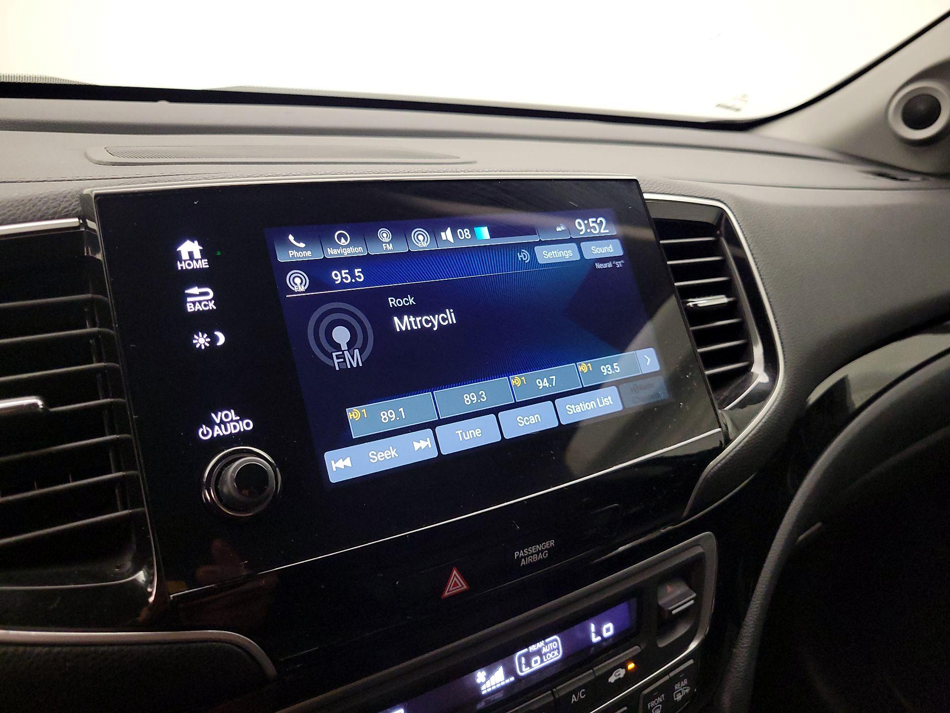 Thumbnail: 2019 Honda Pilot - 15