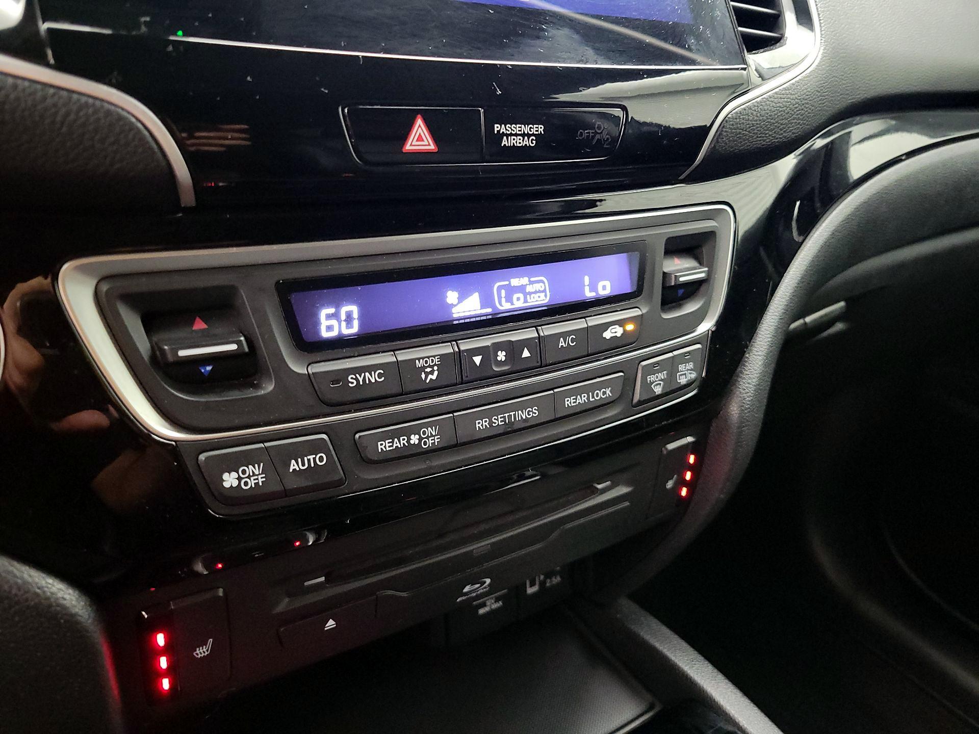 Thumbnail: 2019 Honda Pilot - 16