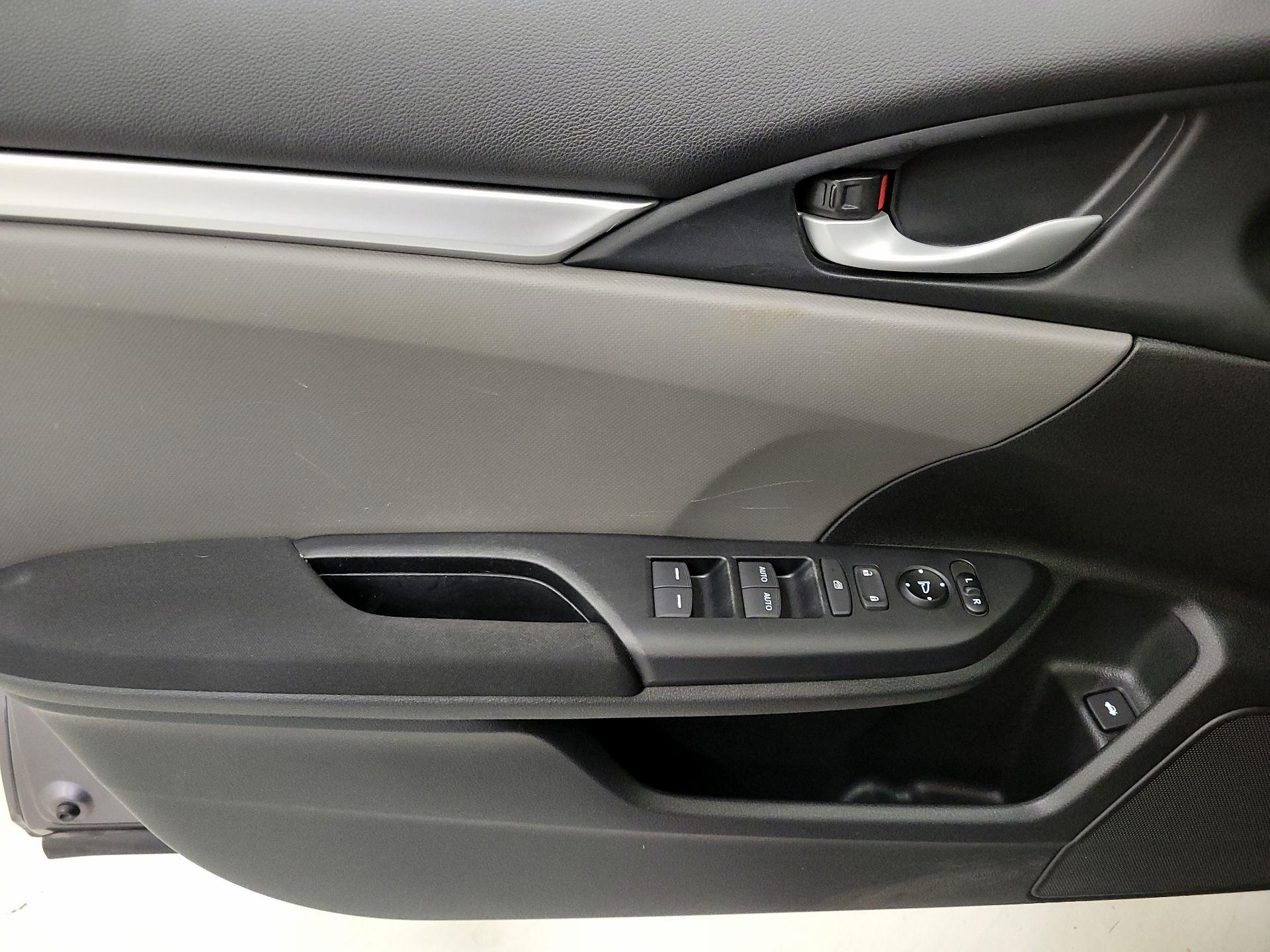 Thumbnail: 2016 Honda Civic - 12