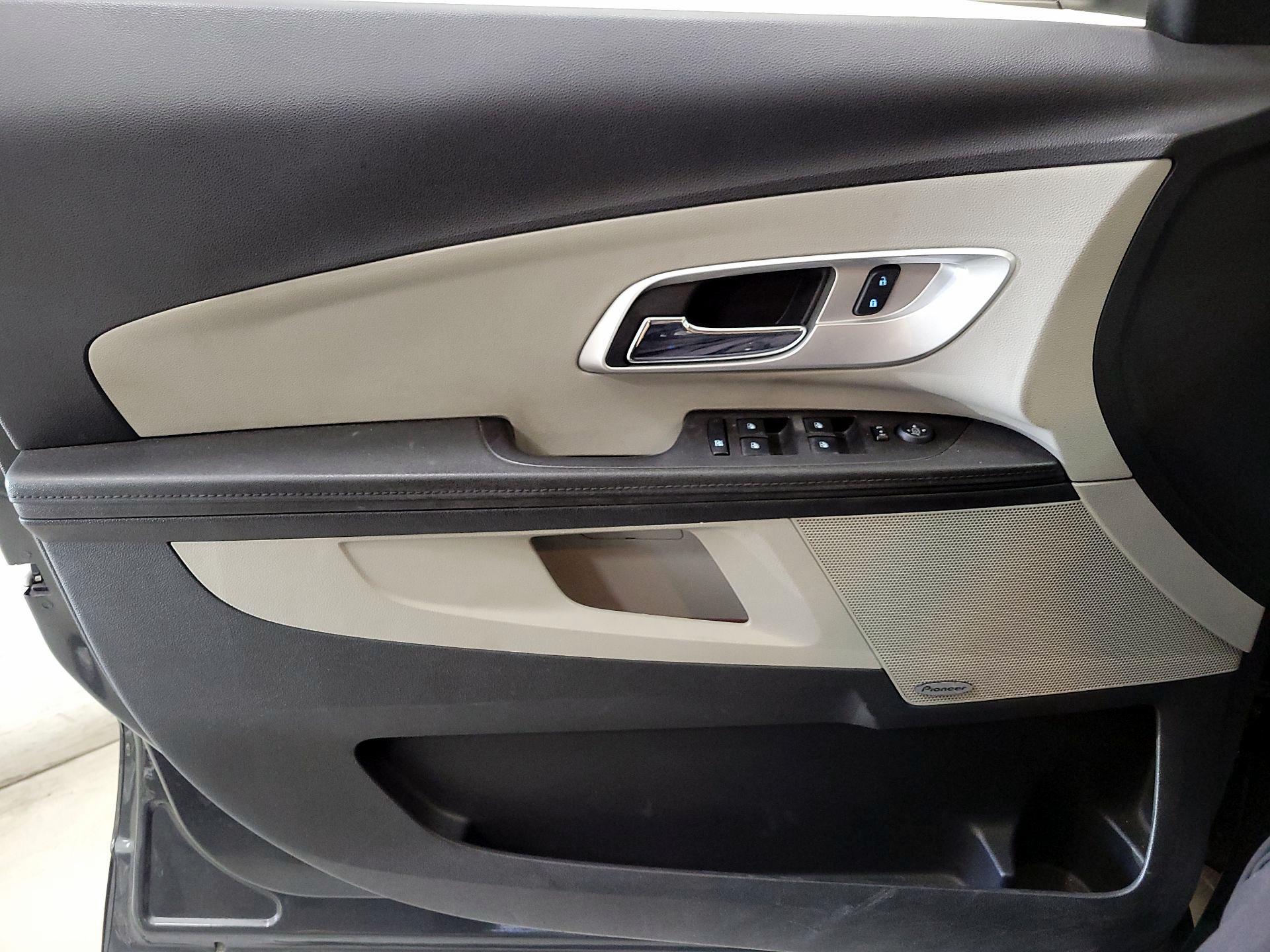 Thumbnail: 2017 Chevrolet Equinox - 12
