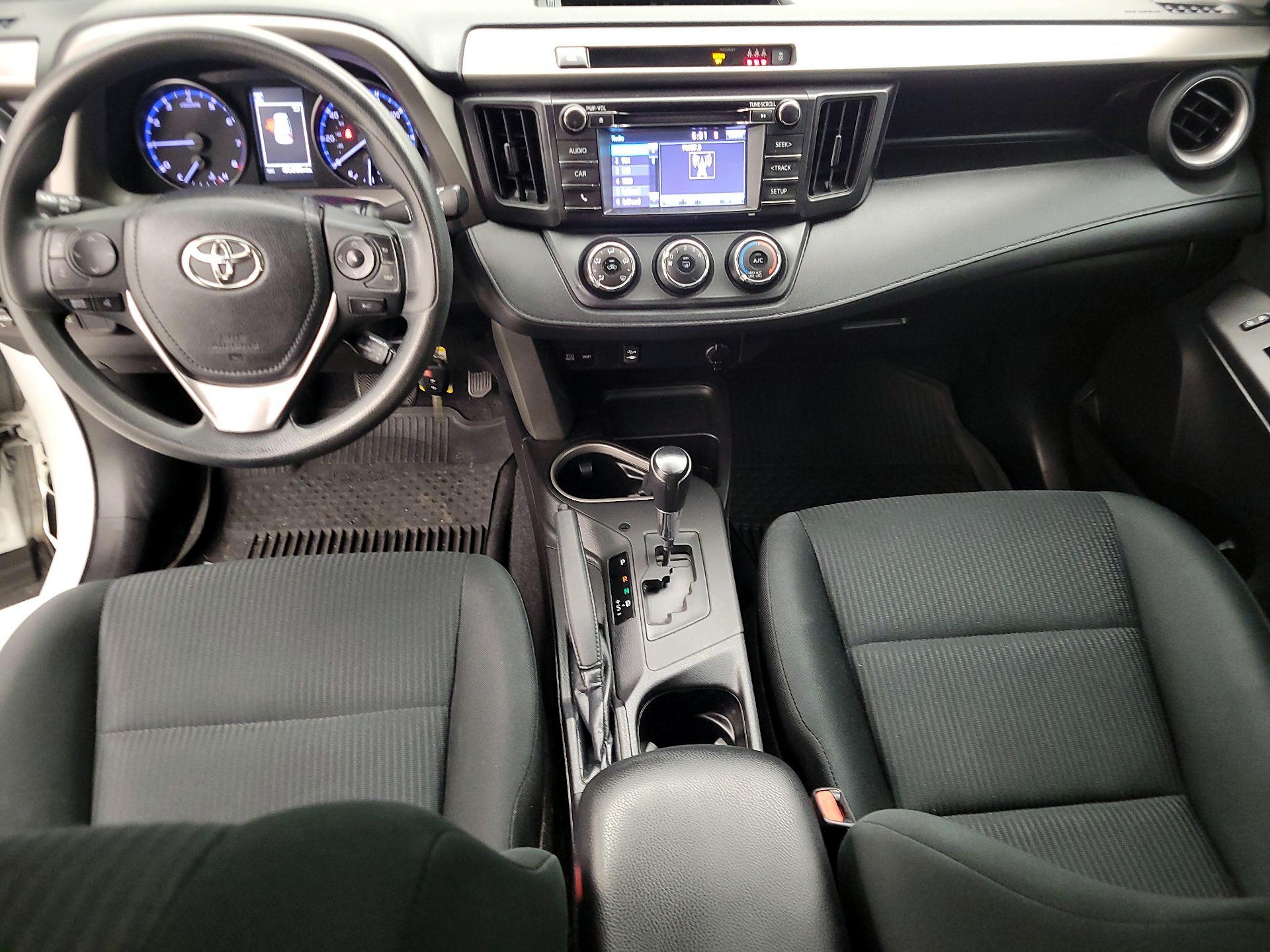 Thumbnail: 2018 Toyota RAV4 - 9