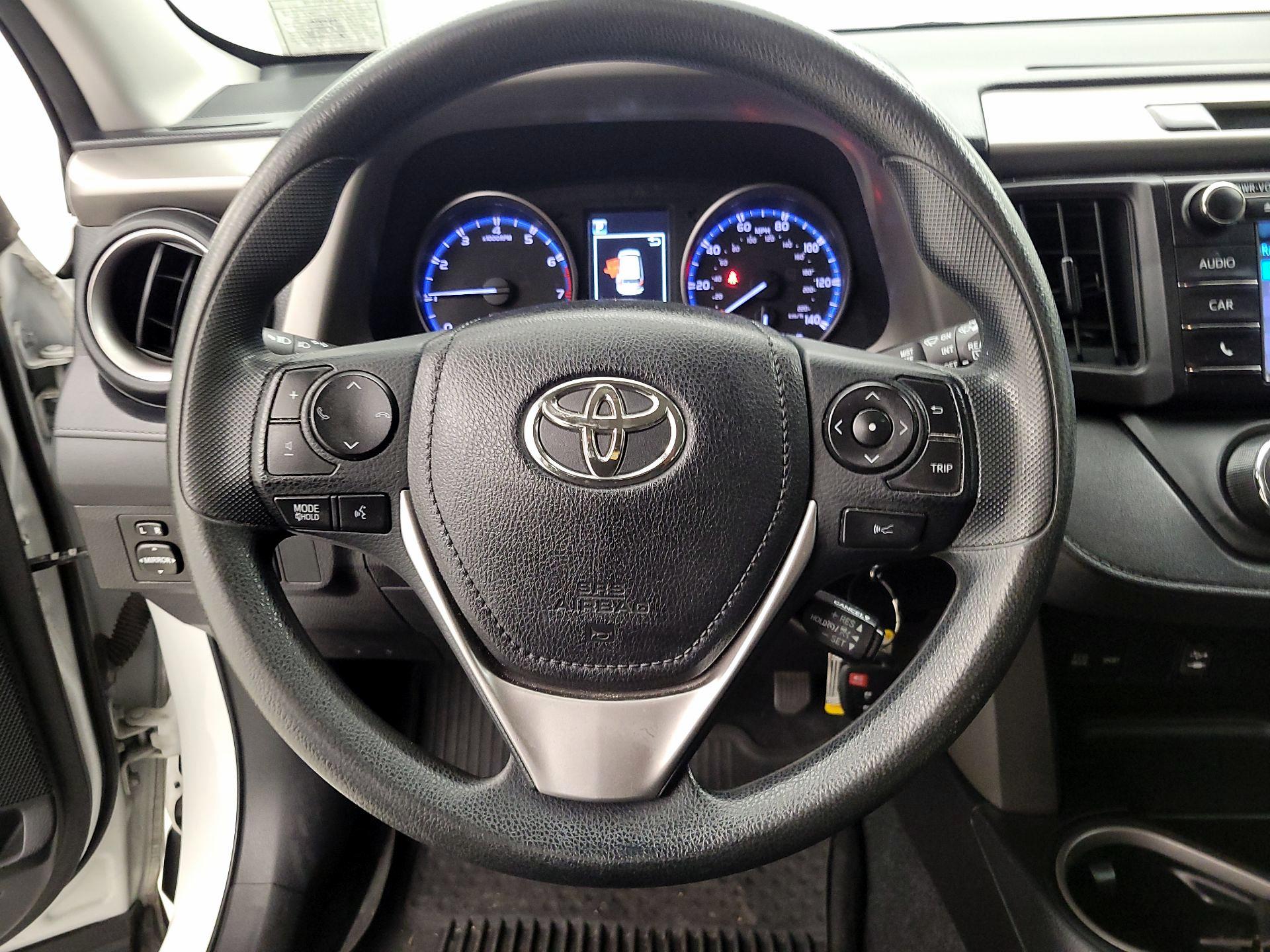 Thumbnail: 2018 Toyota RAV4 - 10