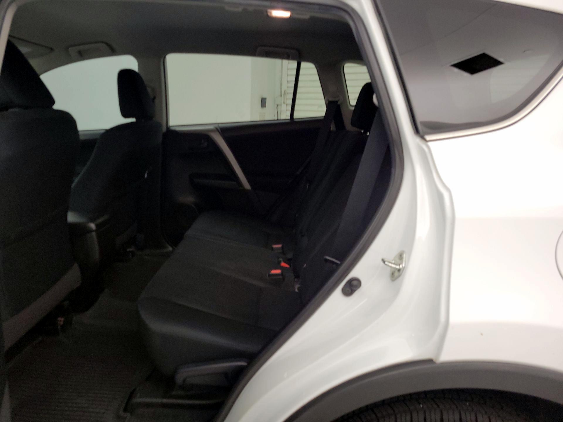 Thumbnail: 2018 Toyota RAV4 - 19