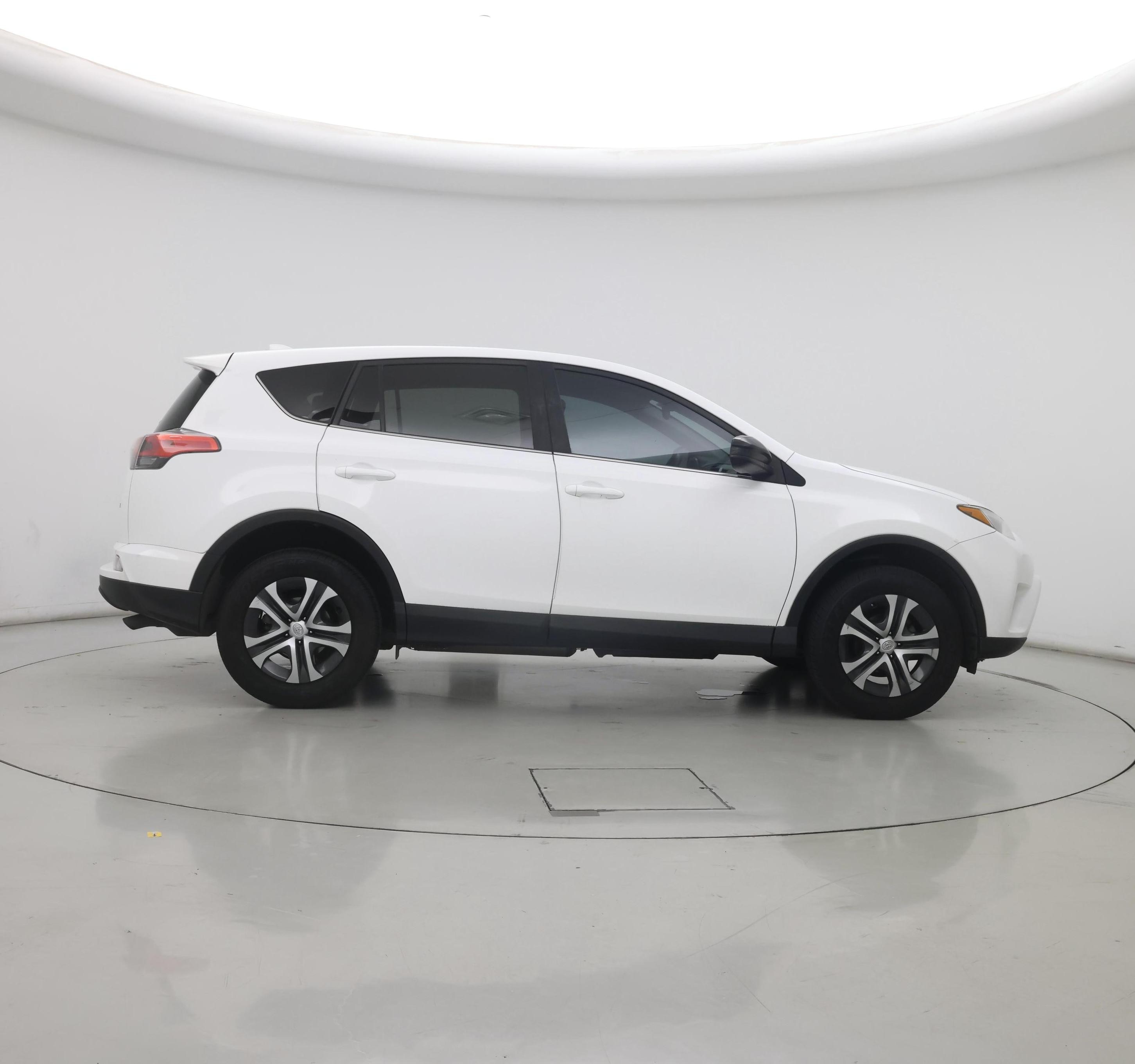Thumbnail: 2018 Toyota RAV4 - 7