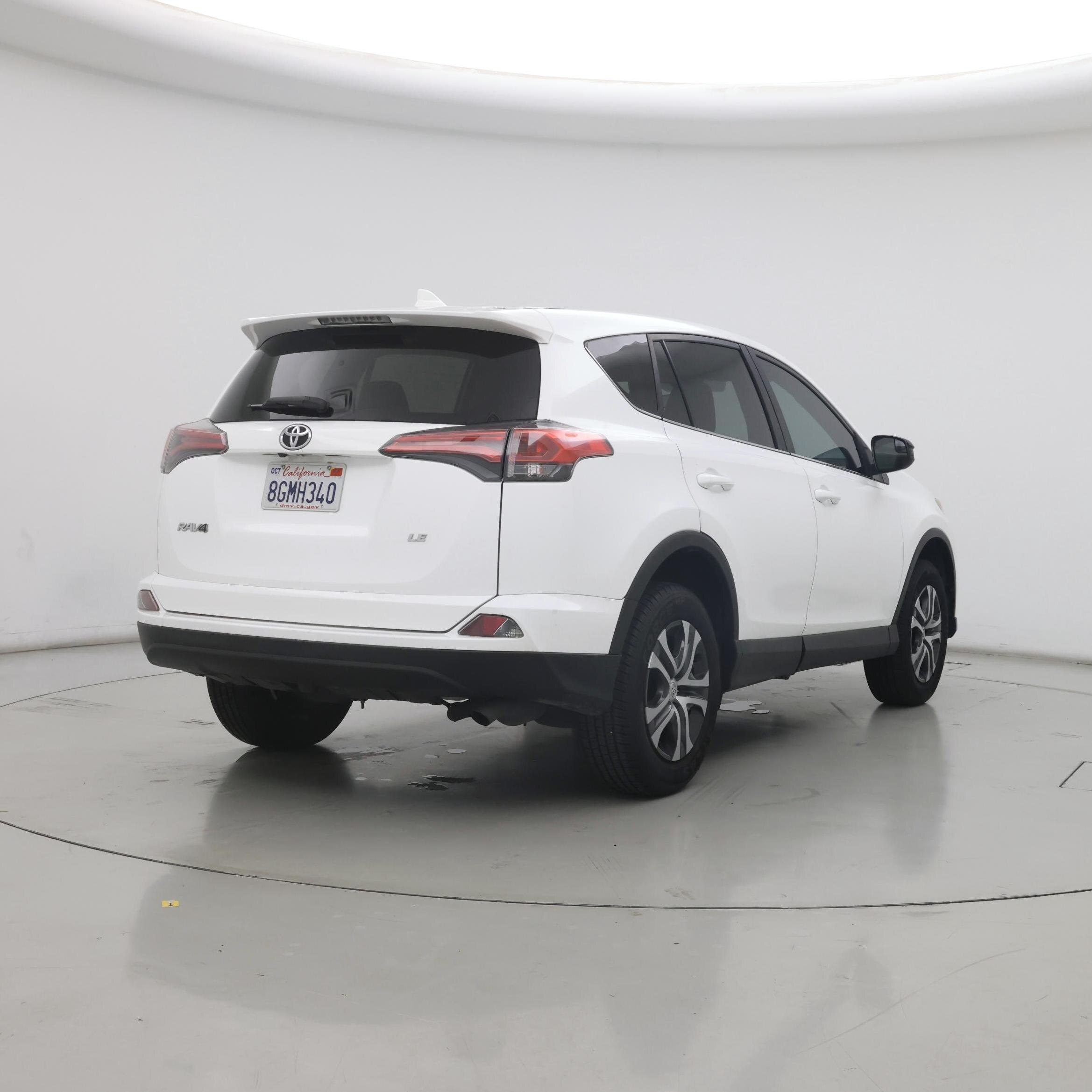 Thumbnail: 2018 Toyota RAV4 - 8