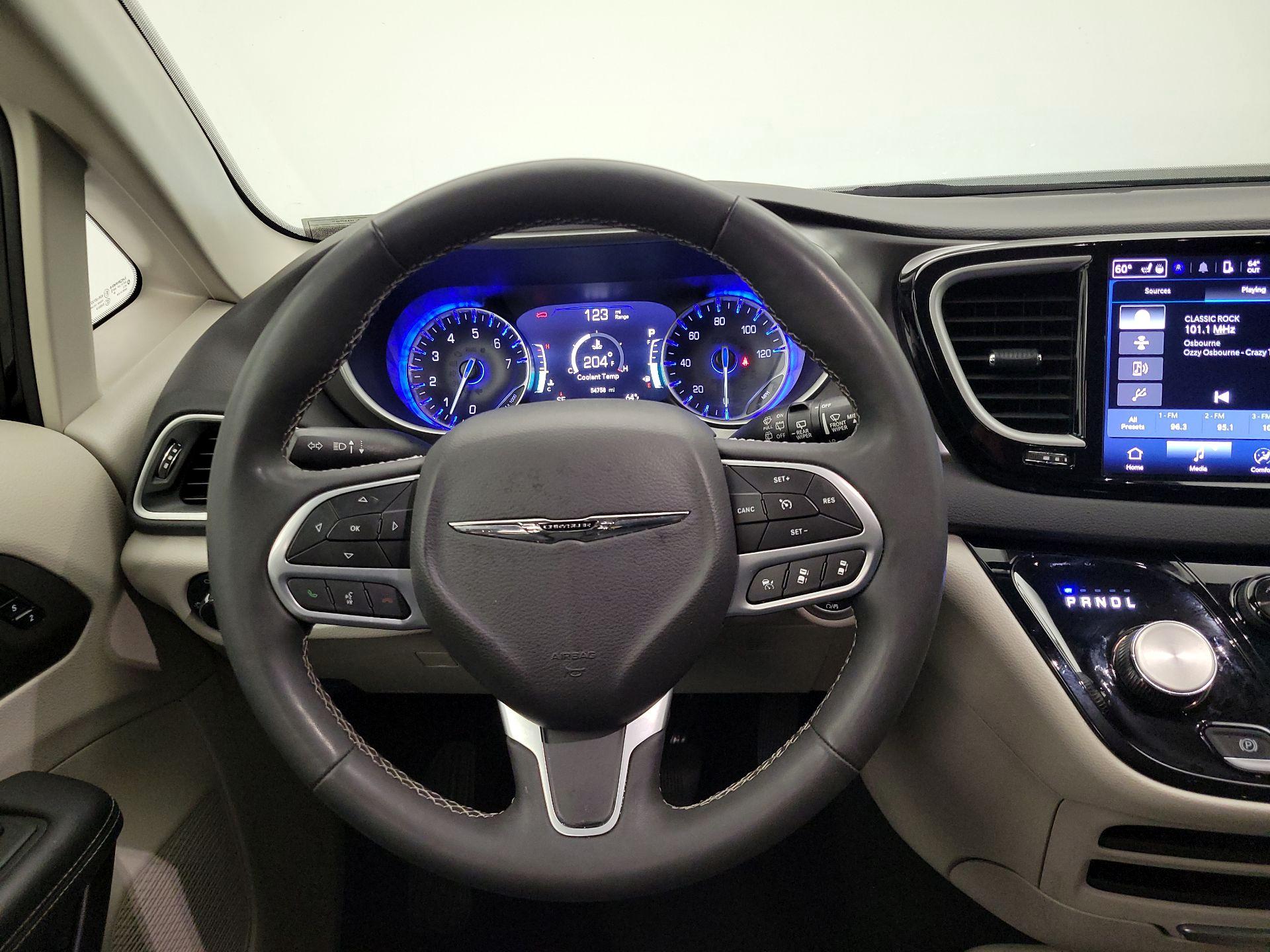Thumbnail: 2024 Chrysler Pacifica - 10
