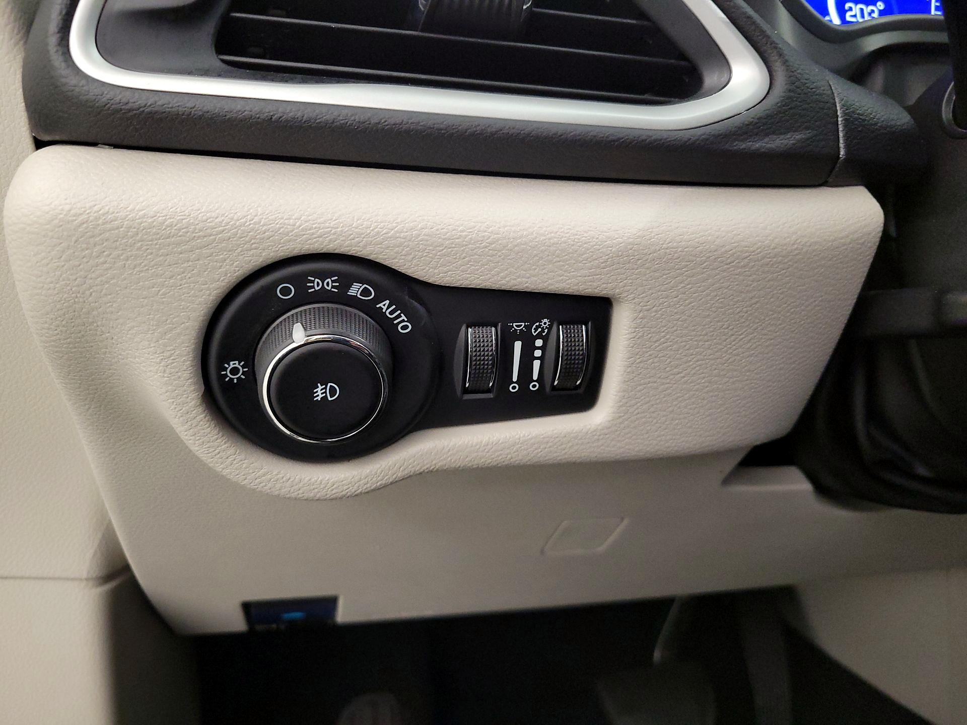 Thumbnail: 2024 Chrysler Pacifica - 13