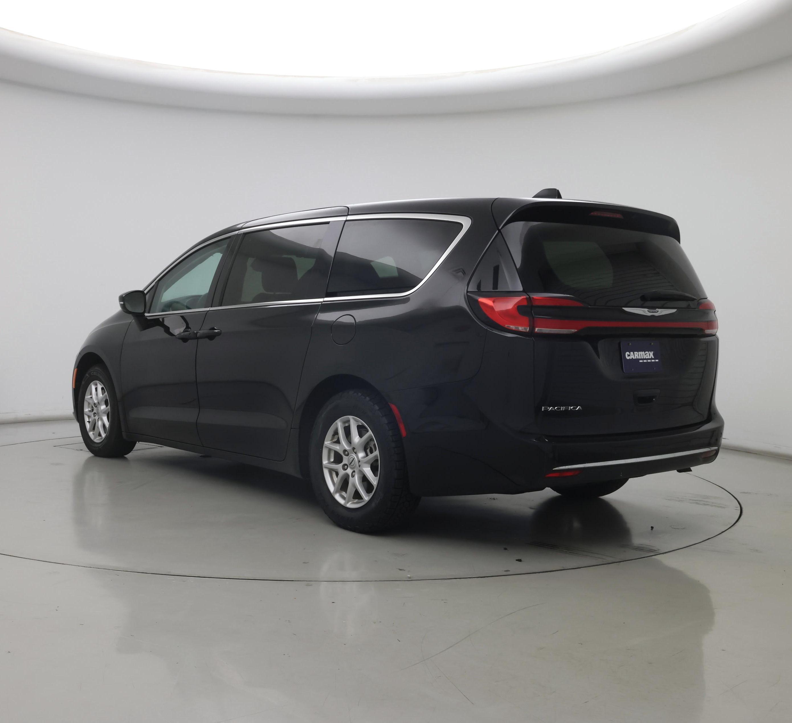 Thumbnail: 2024 Chrysler Pacifica - 2