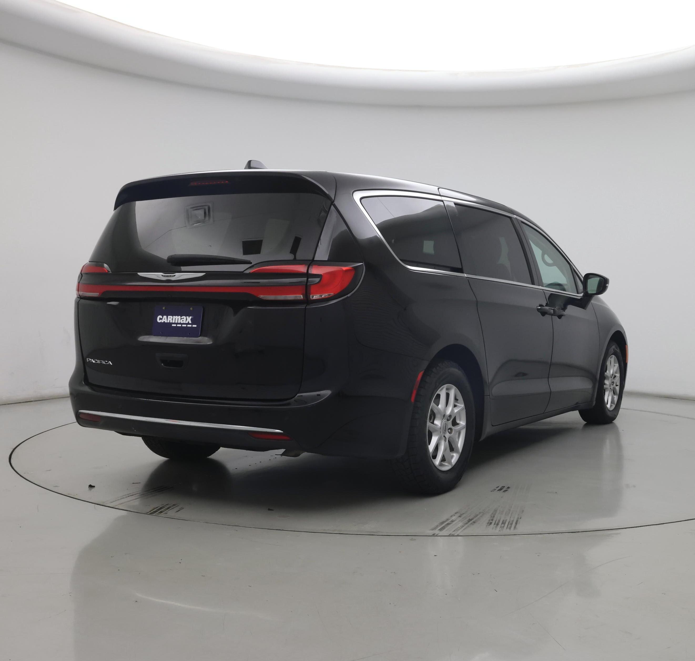 Thumbnail: 2024 Chrysler Pacifica - 8