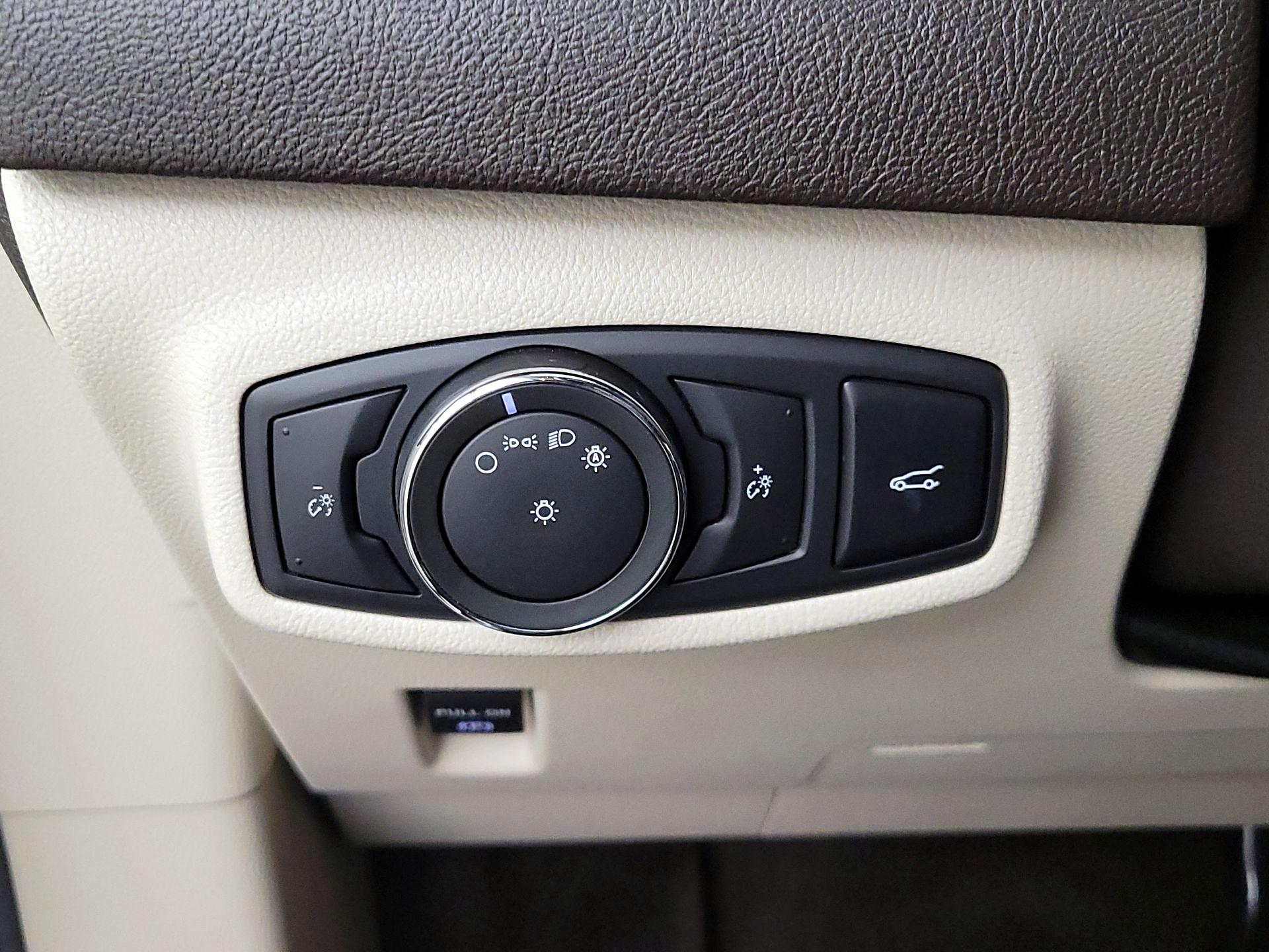 Thumbnail: 2018 Lincoln MKC - 13
