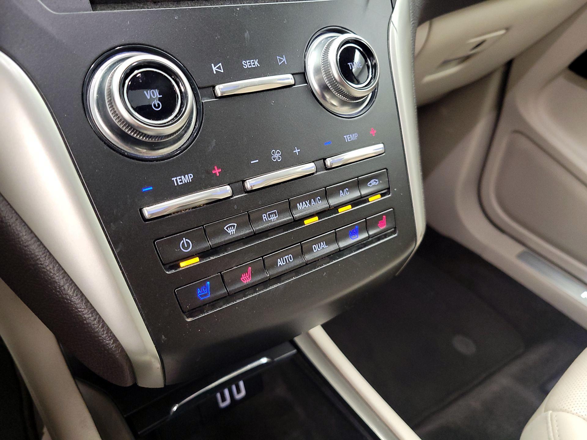 Thumbnail: 2018 Lincoln MKC - 17
