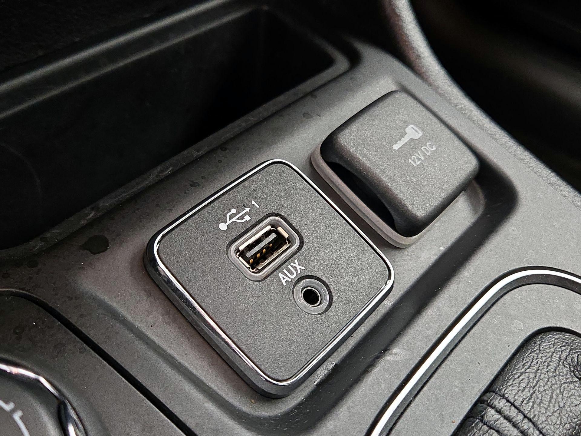Thumbnail: 2020 Jeep Cherokee - 18