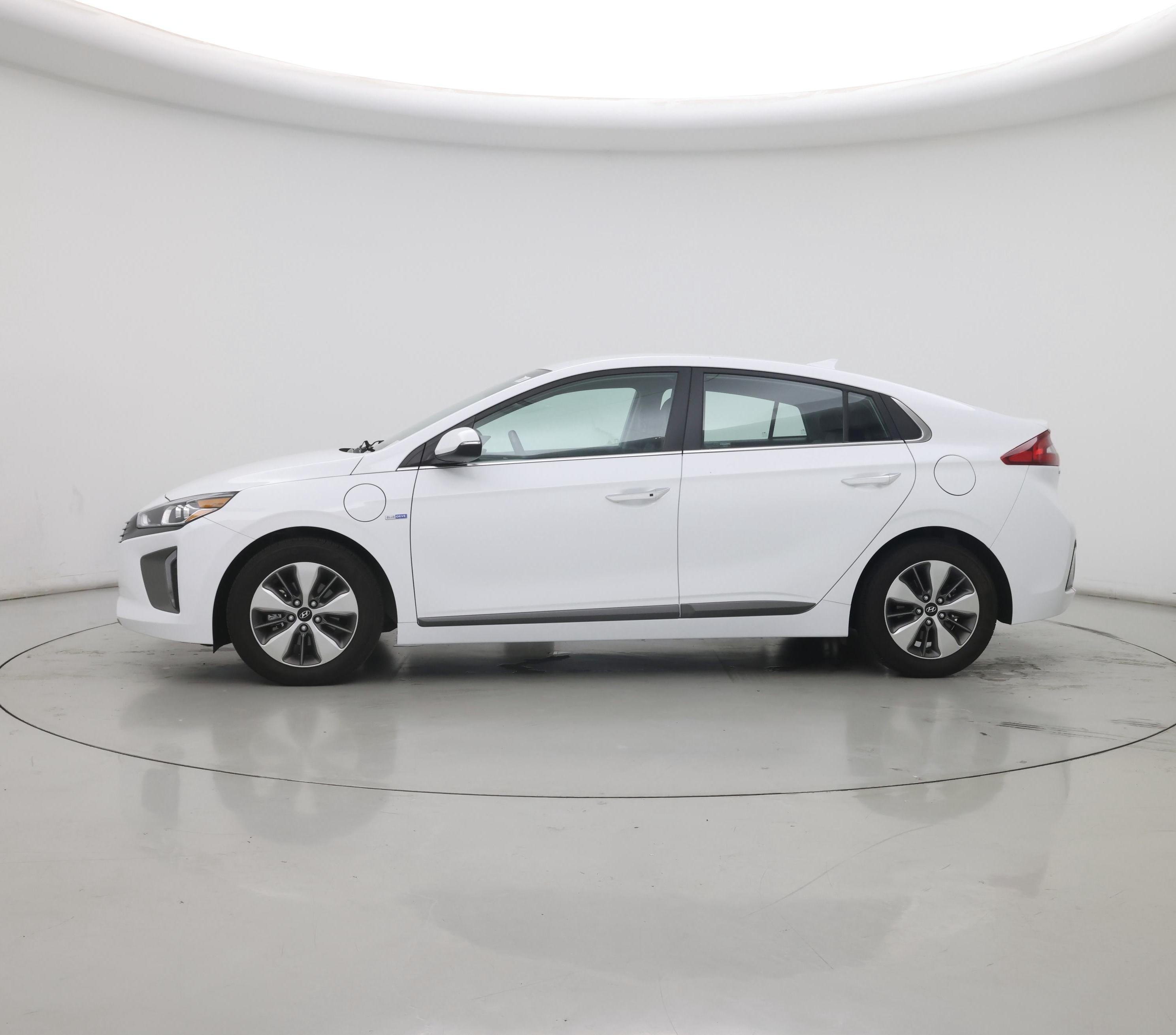 Thumbnail: 2019 Hyundai Ioniq - 3