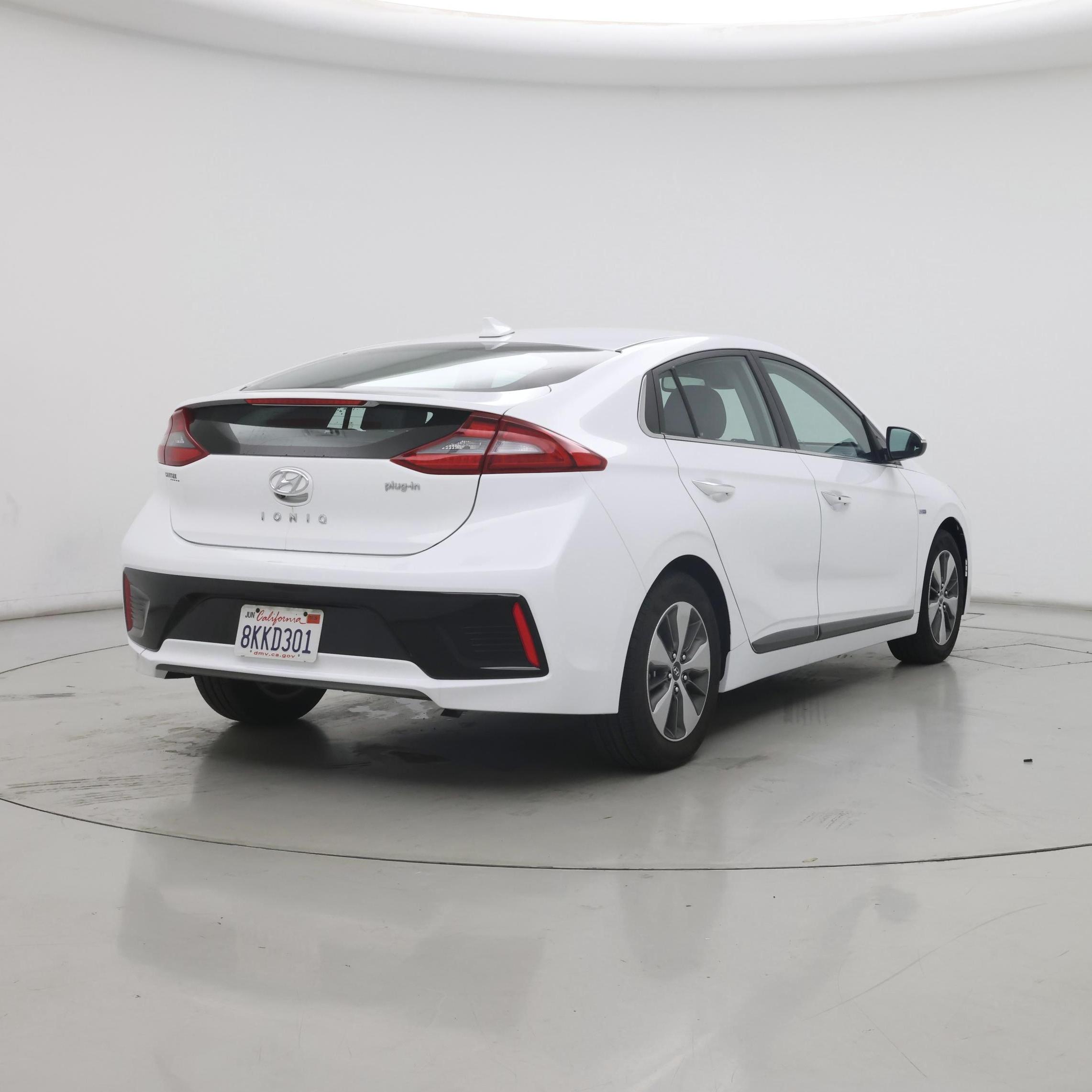 Thumbnail: 2019 Hyundai Ioniq - 8