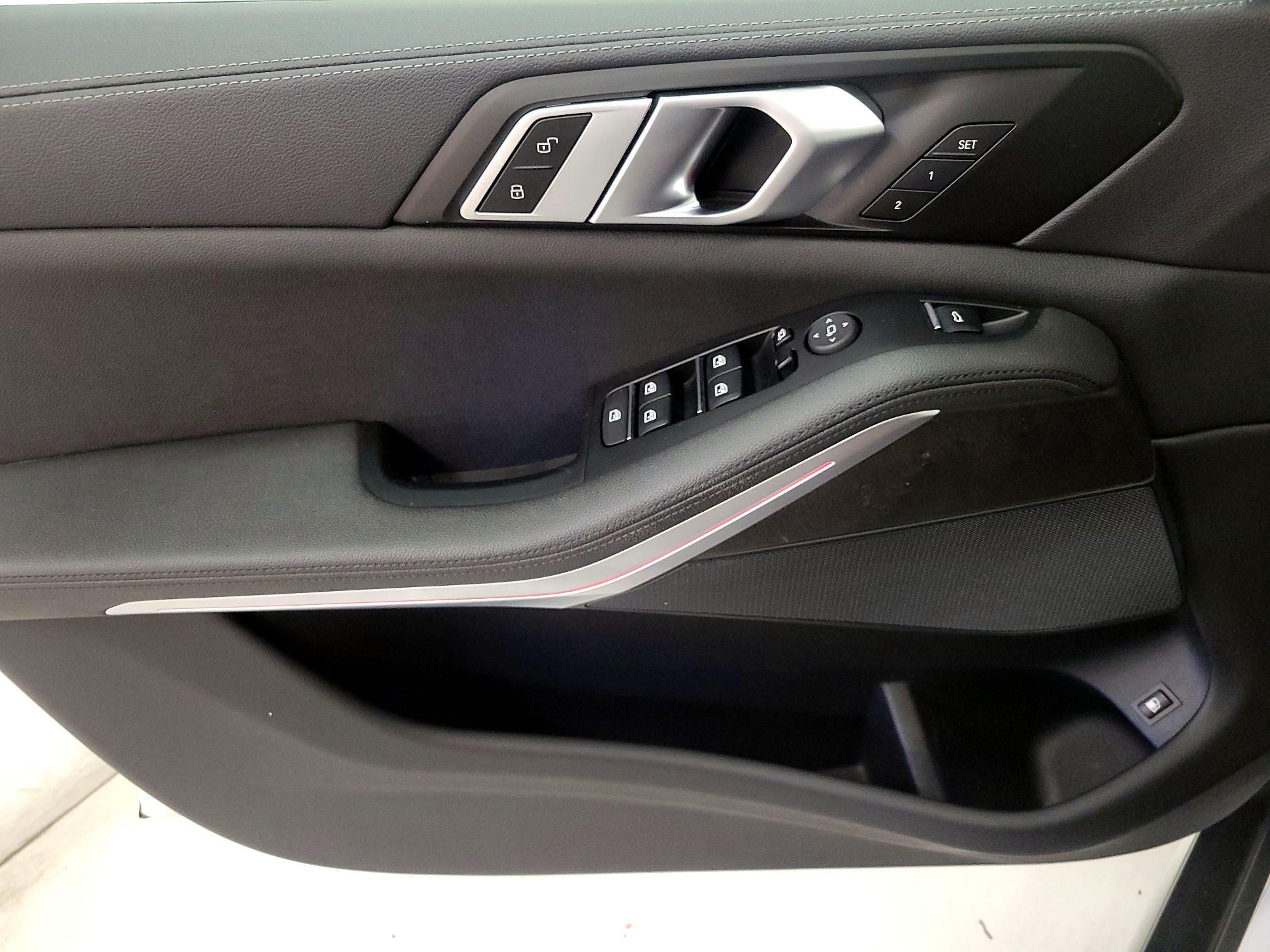 Thumbnail: 2022 BMW X5 - 12