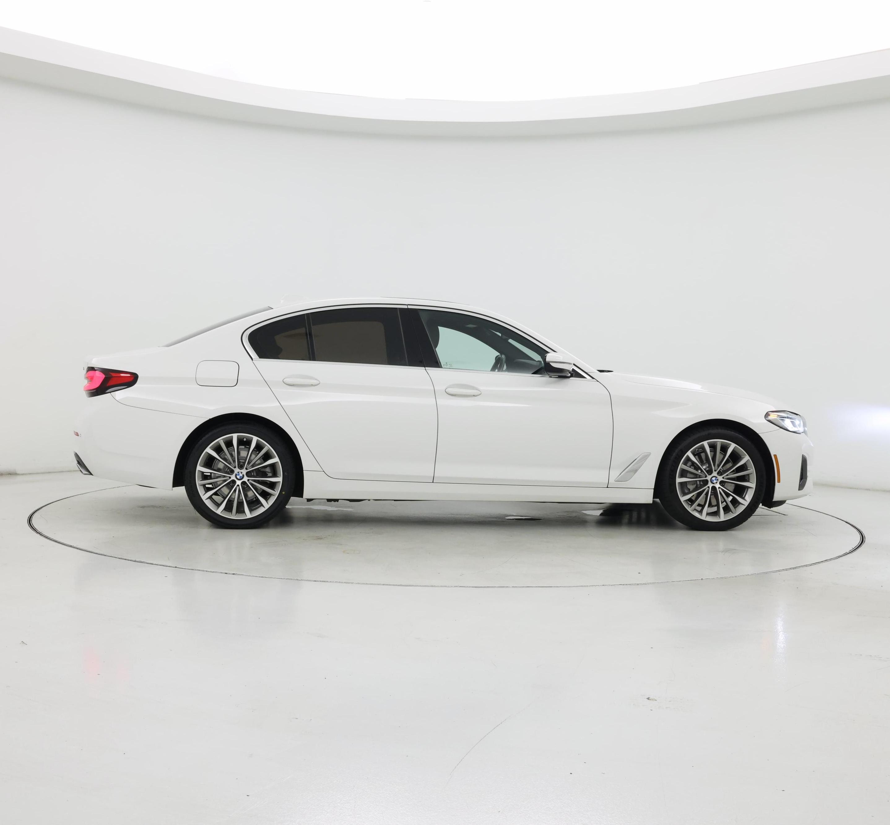 Thumbnail: 2021 BMW 5 Series - 7