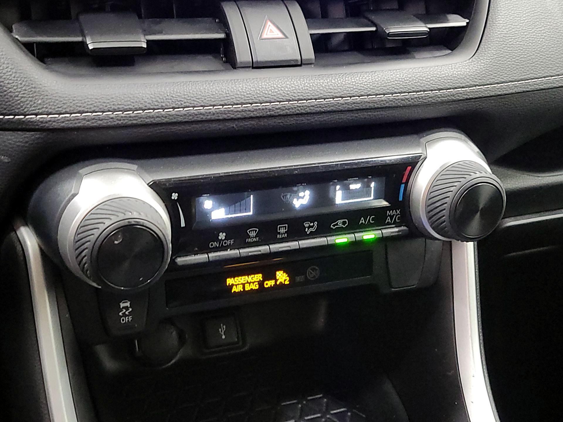 Thumbnail: 2021 Toyota RAV4 - 16