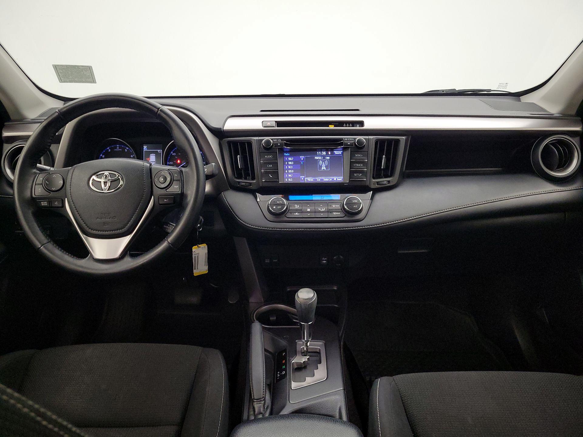 Thumbnail: 2018 Toyota RAV4 - 9