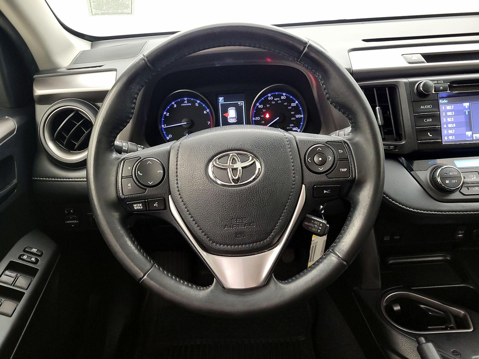 Thumbnail: 2018 Toyota RAV4 - 10