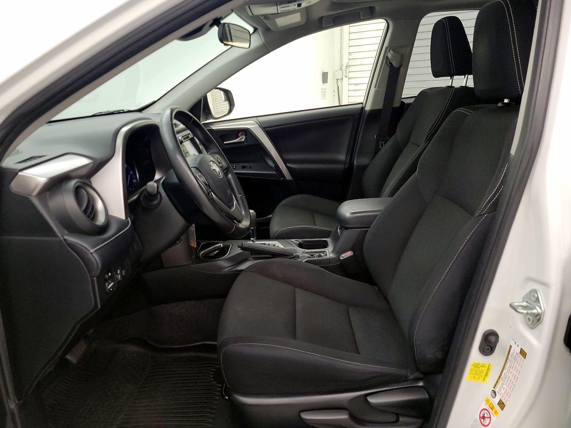 Thumbnail: 2018 Toyota RAV4 - 11