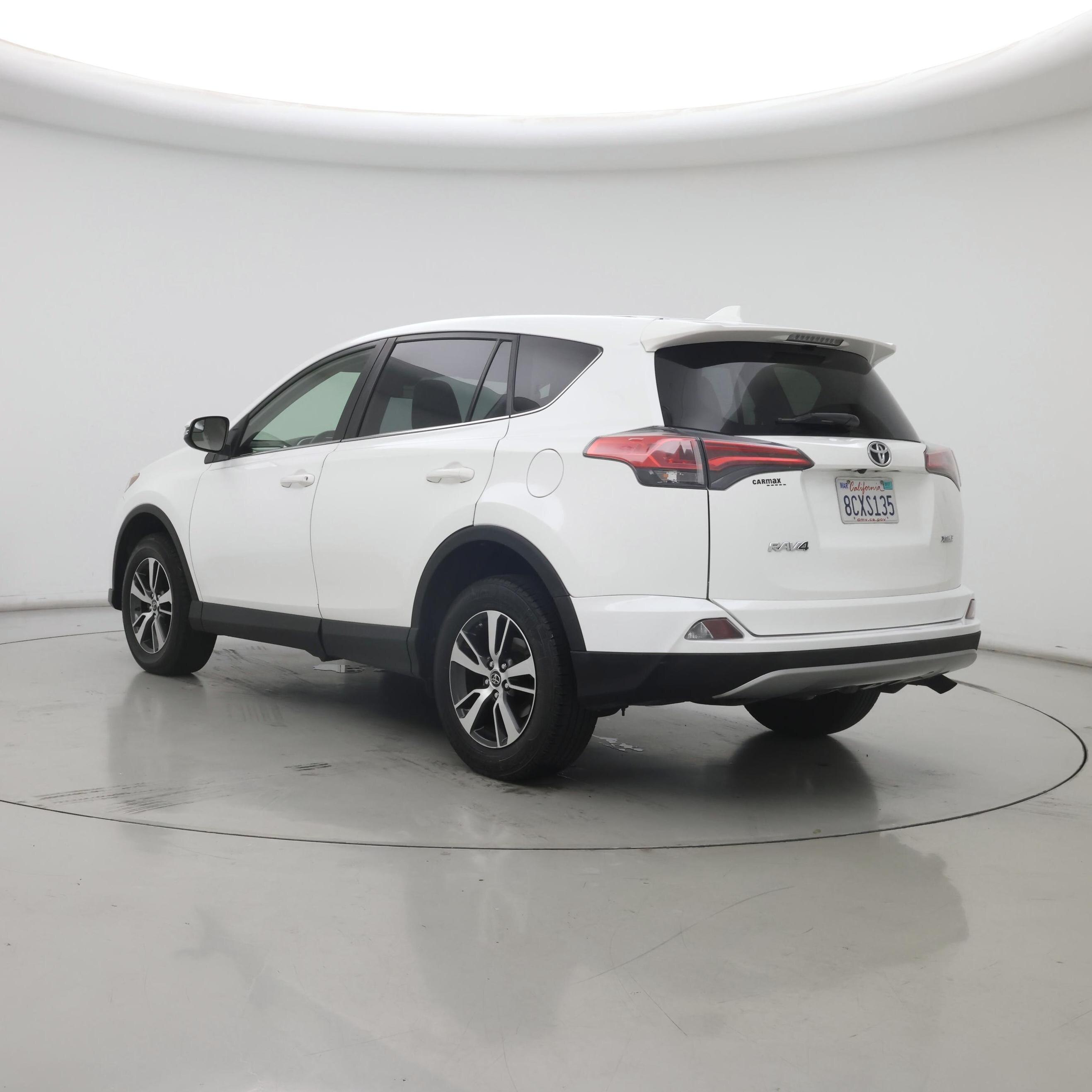 Thumbnail: 2018 Toyota RAV4 - 2