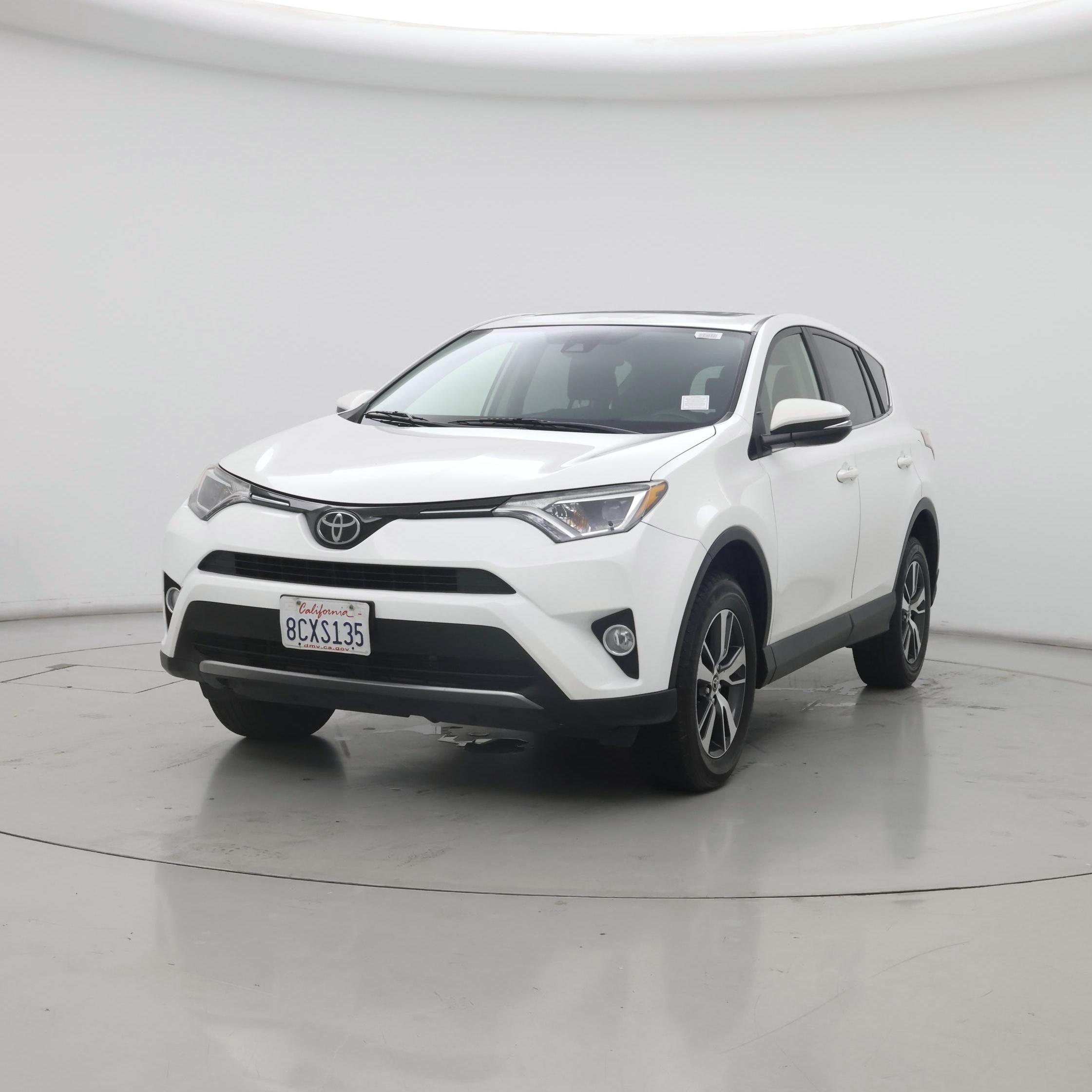 Thumbnail: 2018 Toyota RAV4 - 4