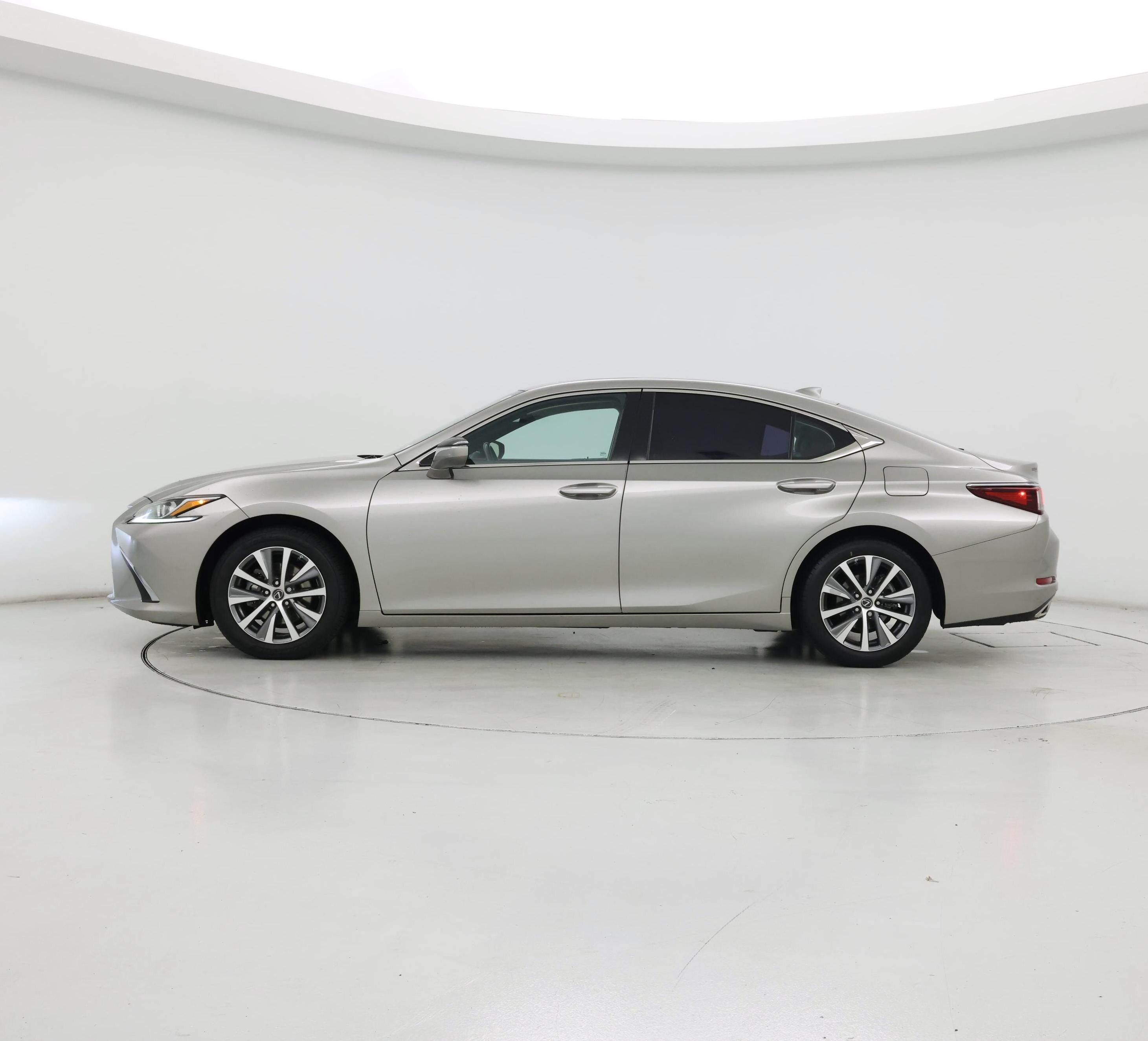 Thumbnail: 2020 Lexus ES - 3