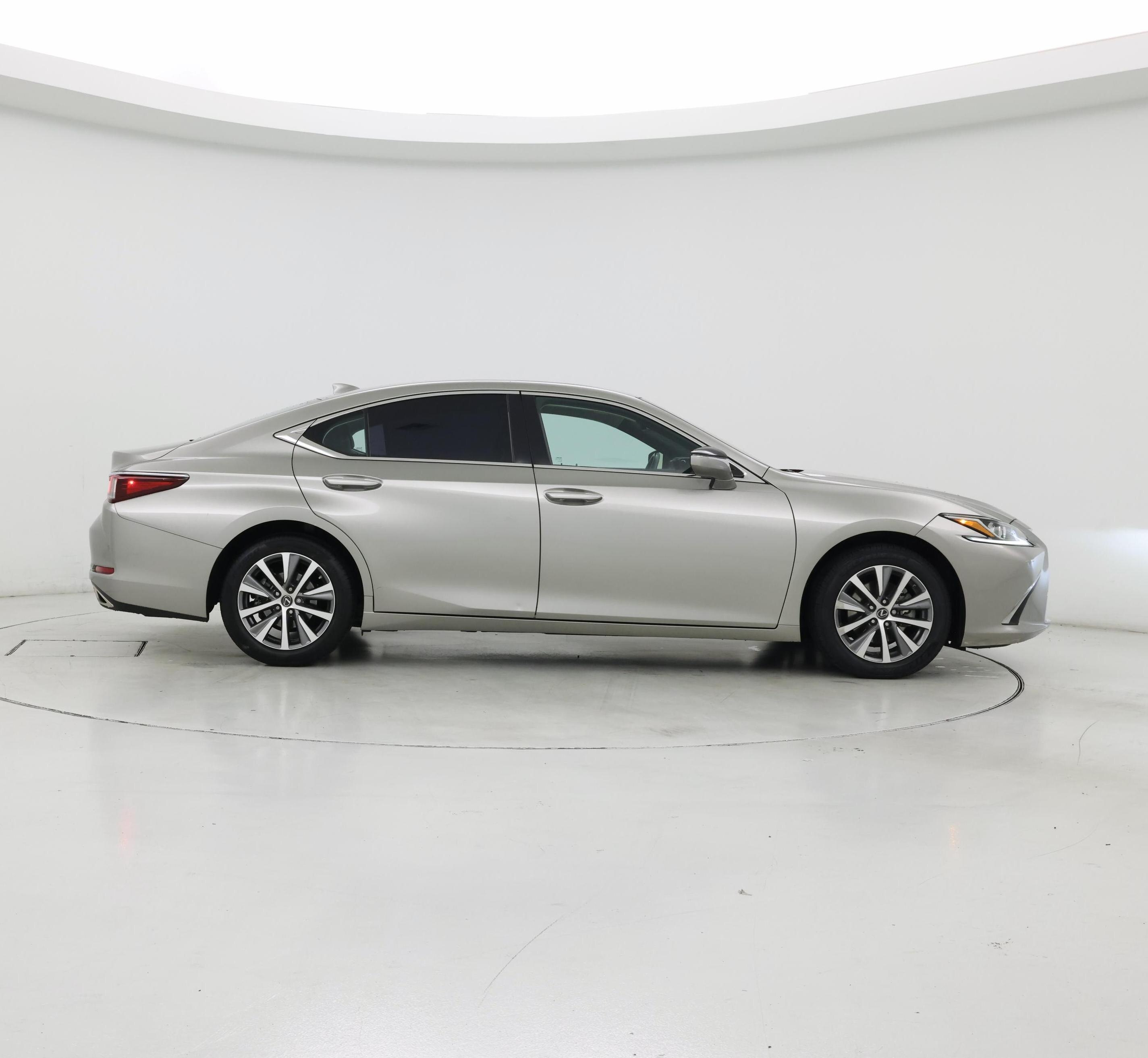 Thumbnail: 2020 Lexus ES - 7