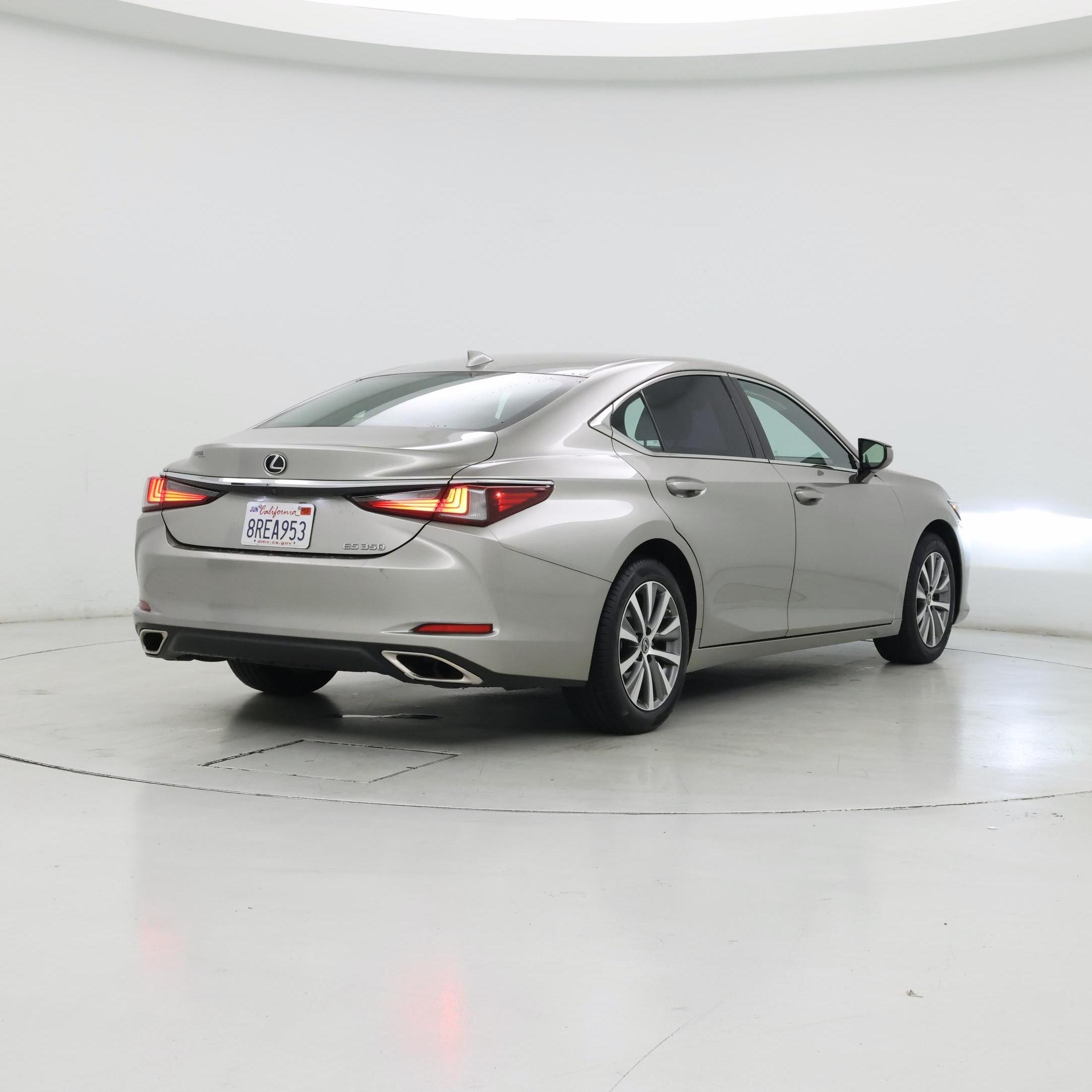 Thumbnail: 2020 Lexus ES - 8