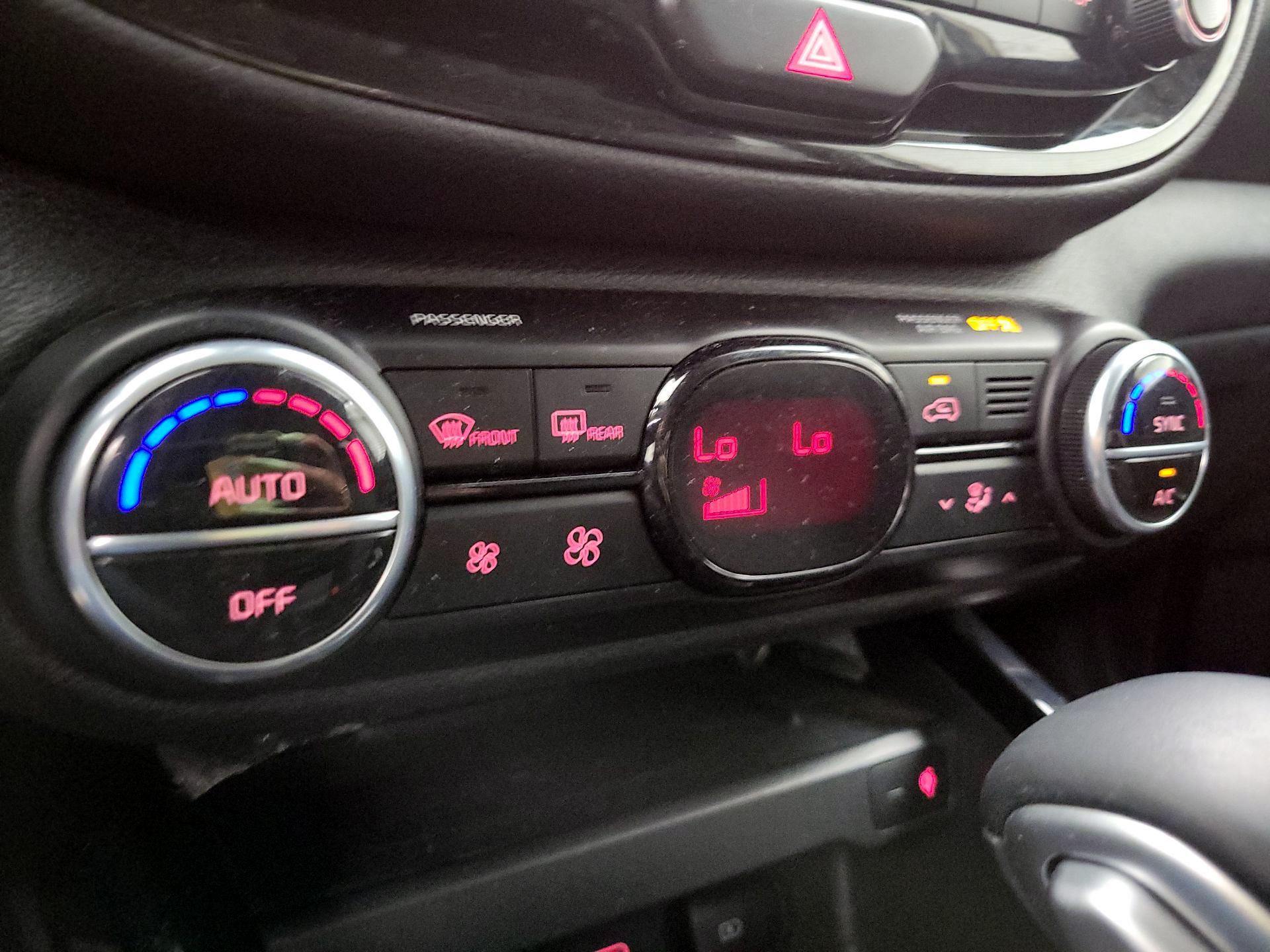 Thumbnail: 2020 Kia Soul - 16