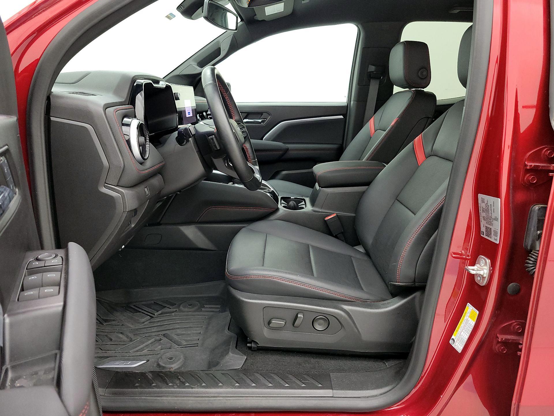 Thumbnail: 2024 Chevrolet Colorado - 11