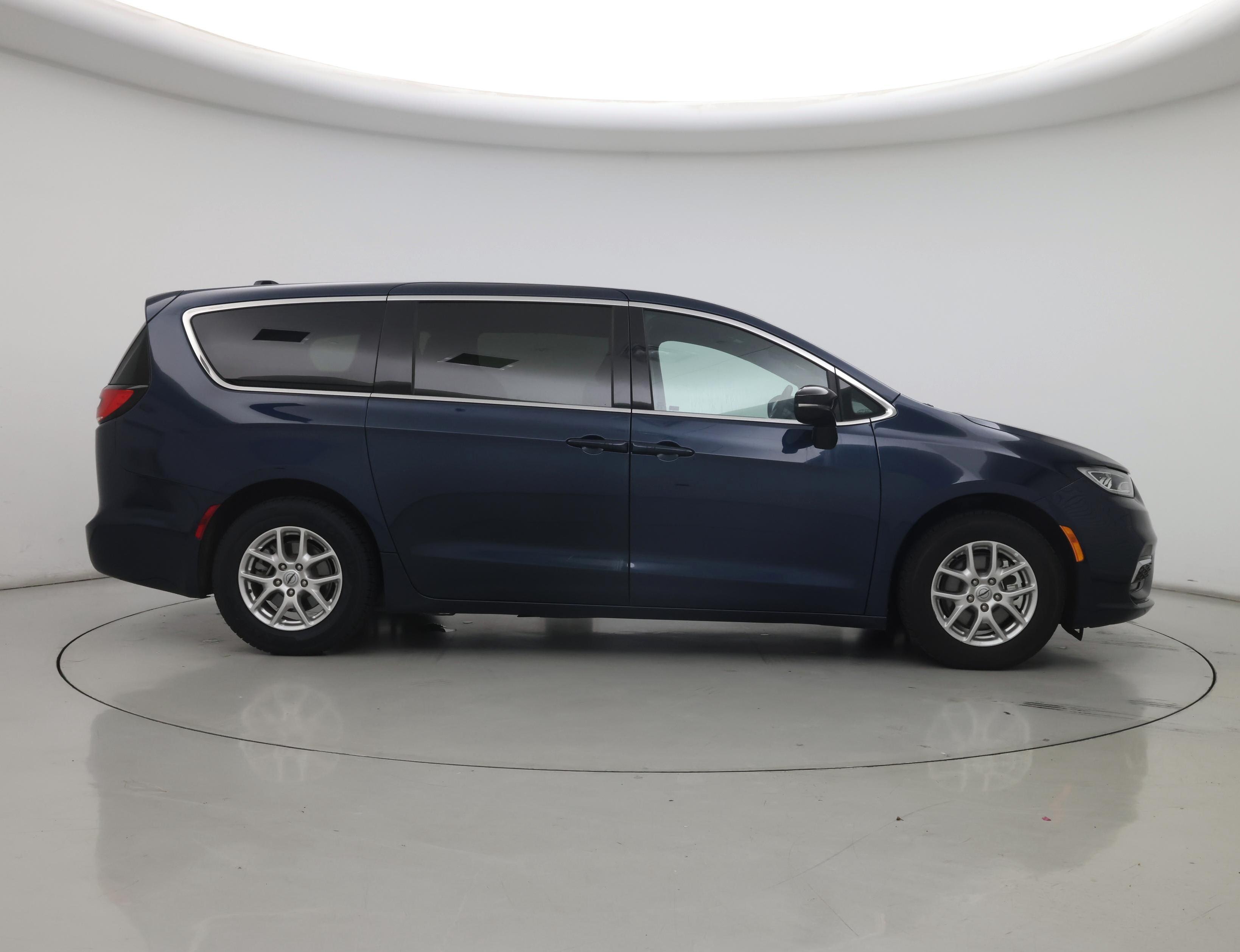 Thumbnail: 2025 Chrysler Pacifica - 7