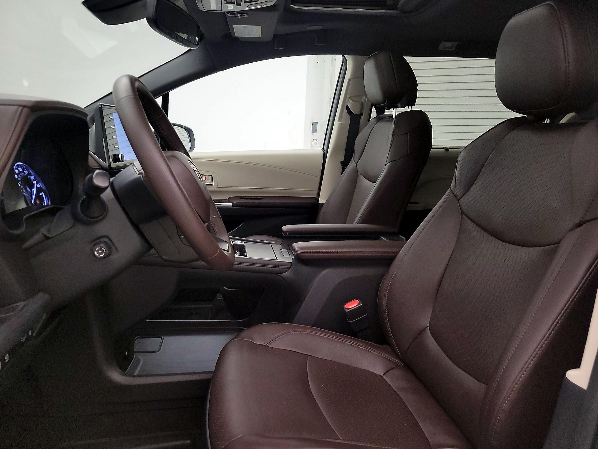 Thumbnail: 2023 Toyota Sienna - 11
