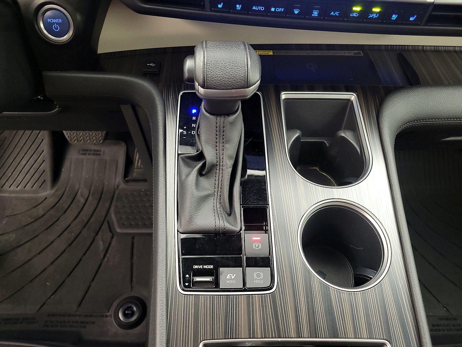 Thumbnail: 2023 Toyota Sienna - 18