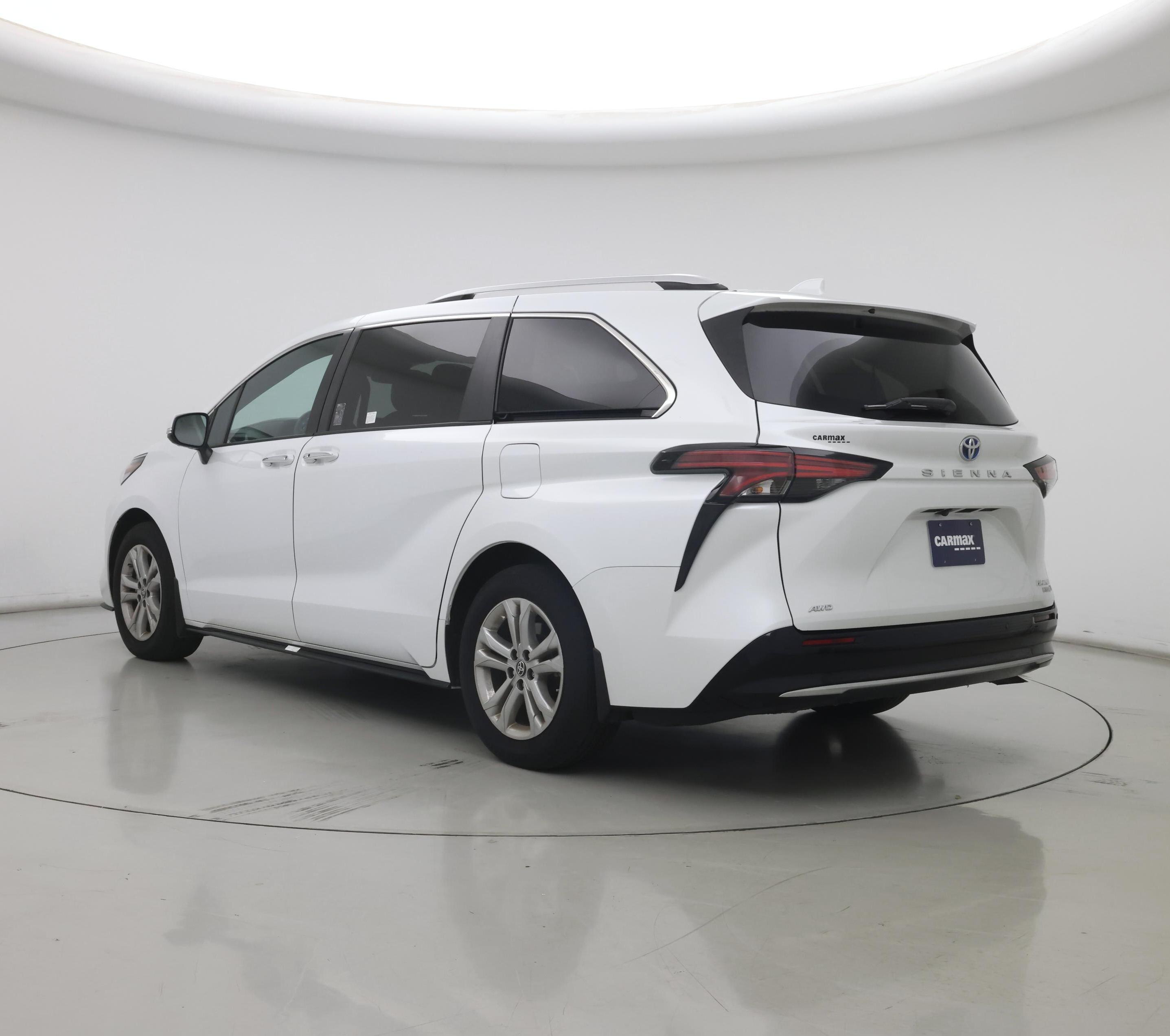 Thumbnail: 2023 Toyota Sienna - 2