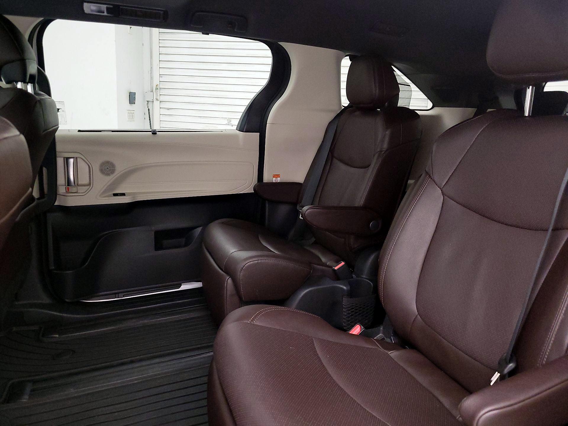 Thumbnail: 2023 Toyota Sienna - 20