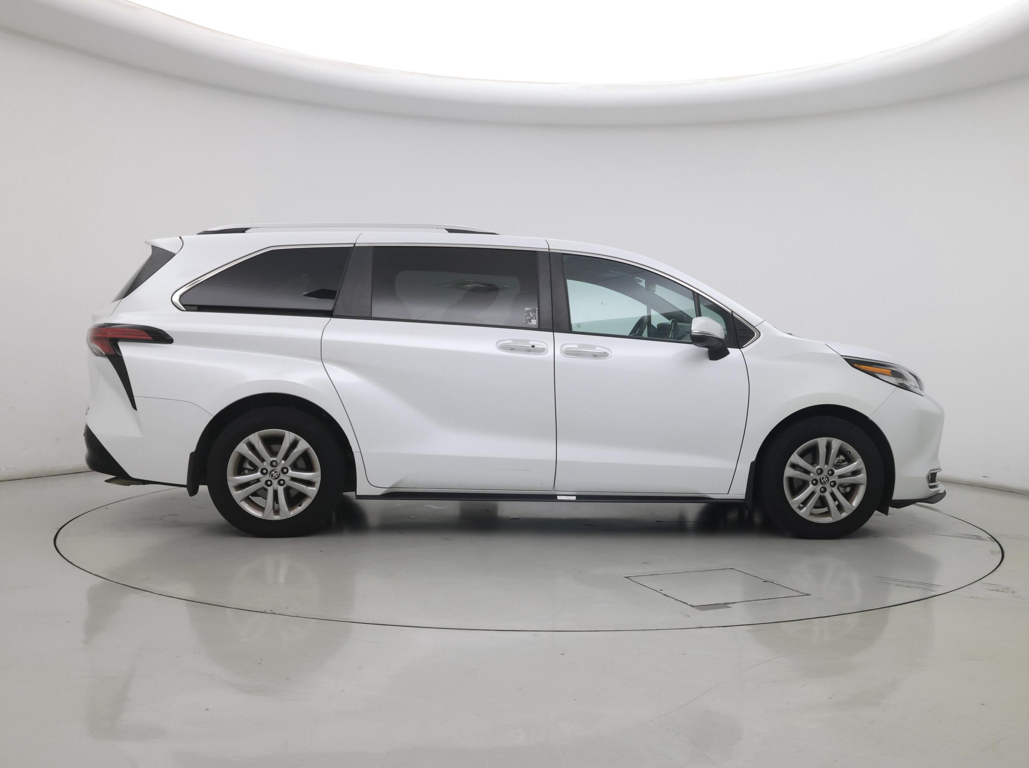 Thumbnail: 2023 Toyota Sienna - 7
