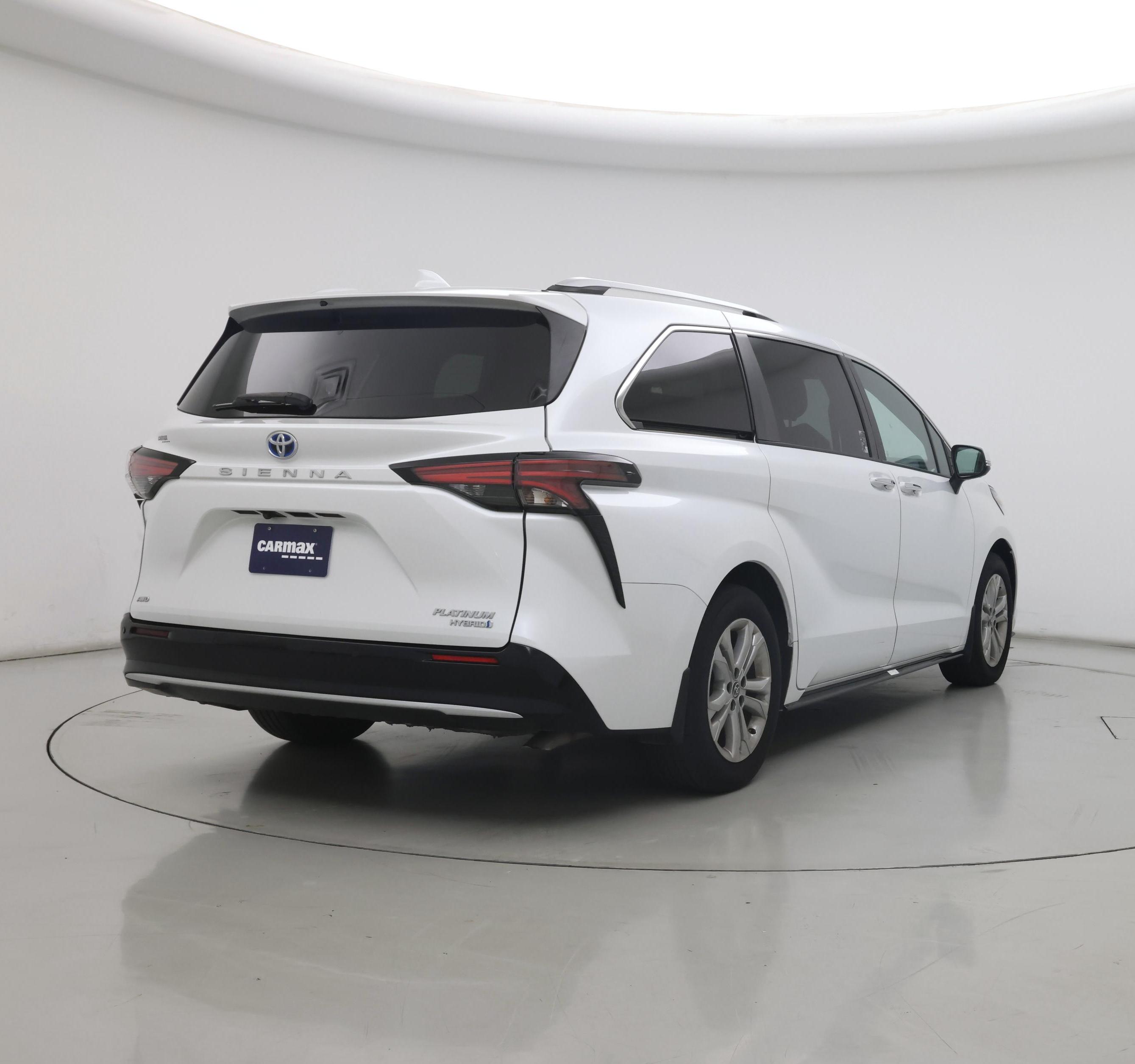 Thumbnail: 2023 Toyota Sienna - 8
