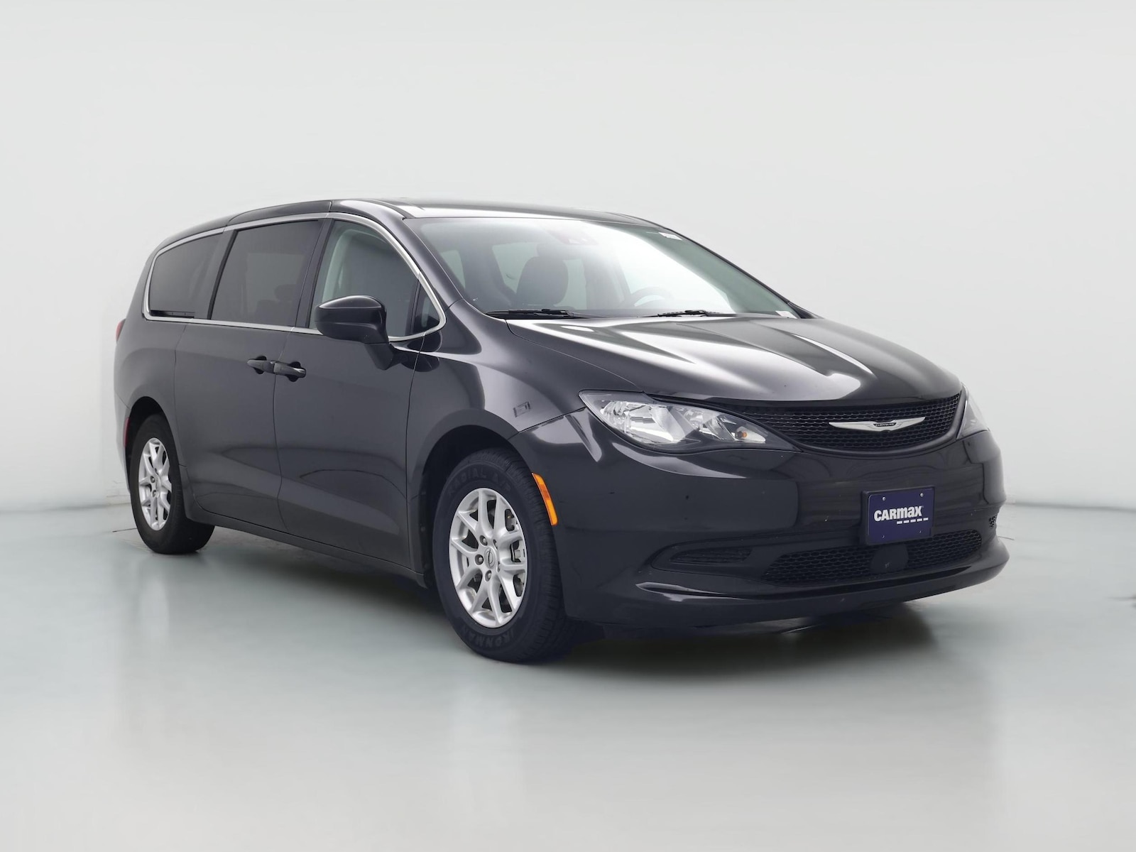 2023 Chrysler Voyager