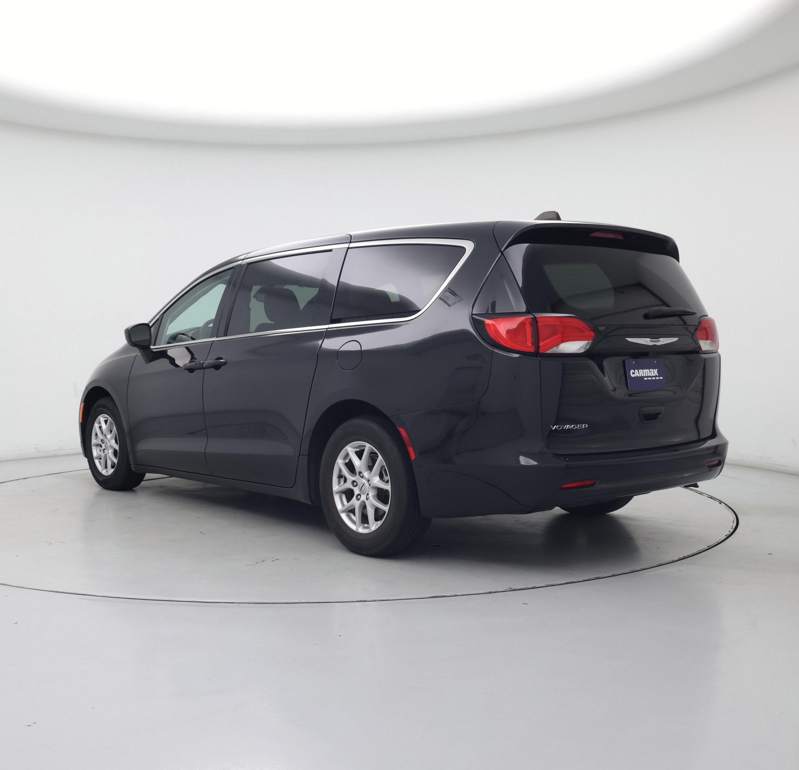 Thumbnail: 2023 Chrysler Voyager - 2