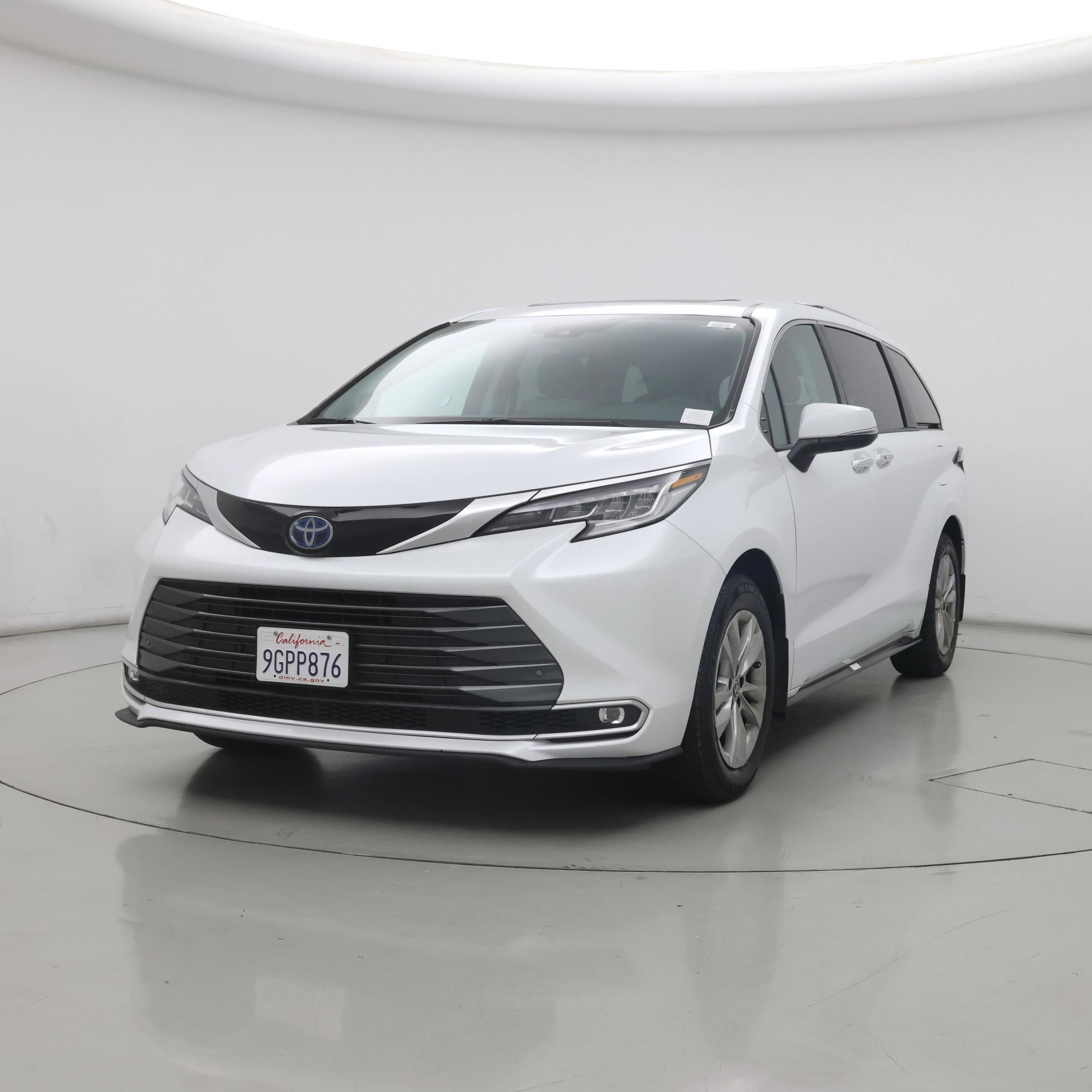 Thumbnail: 2023 Toyota Sienna - 4