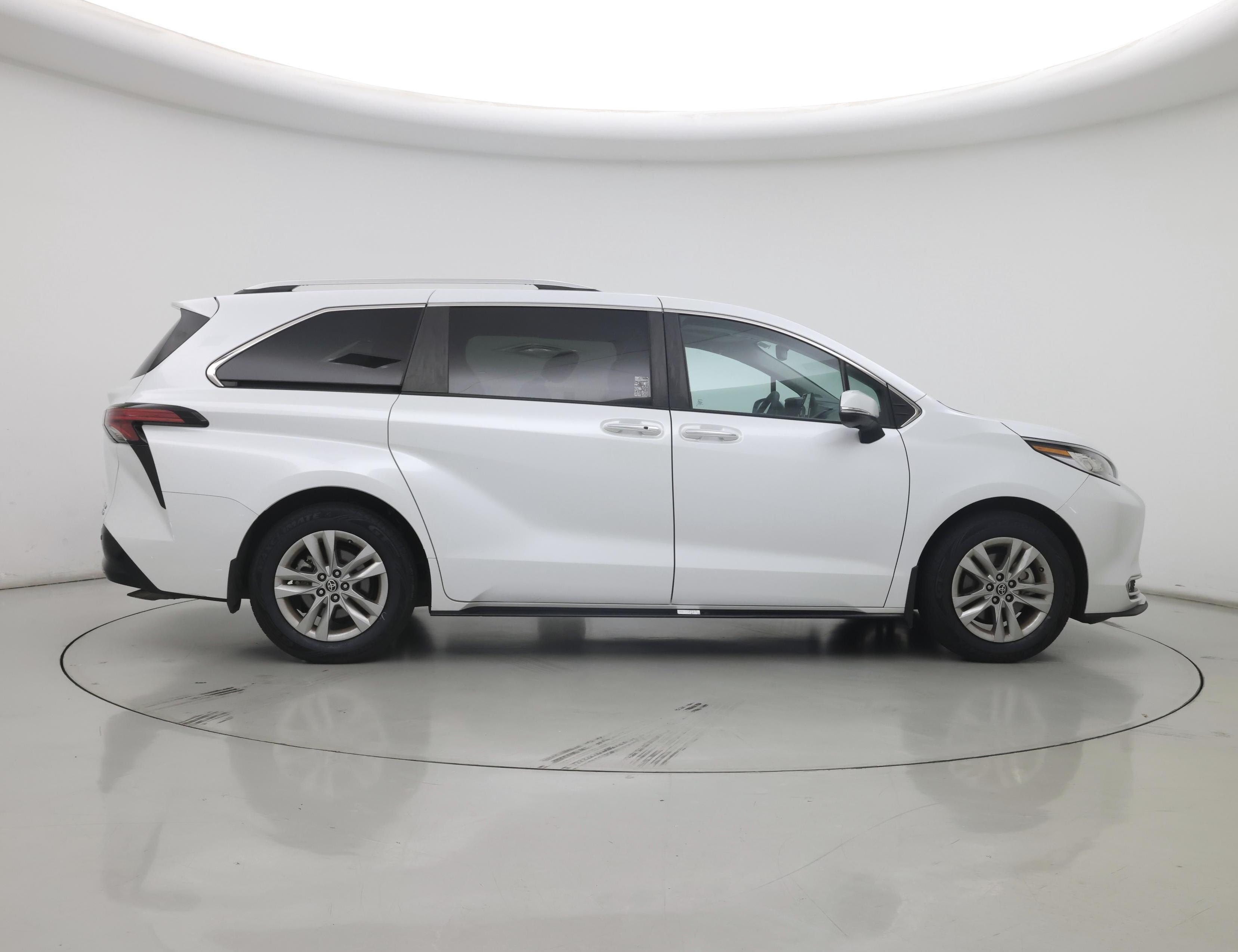 Thumbnail: 2023 Toyota Sienna - 7