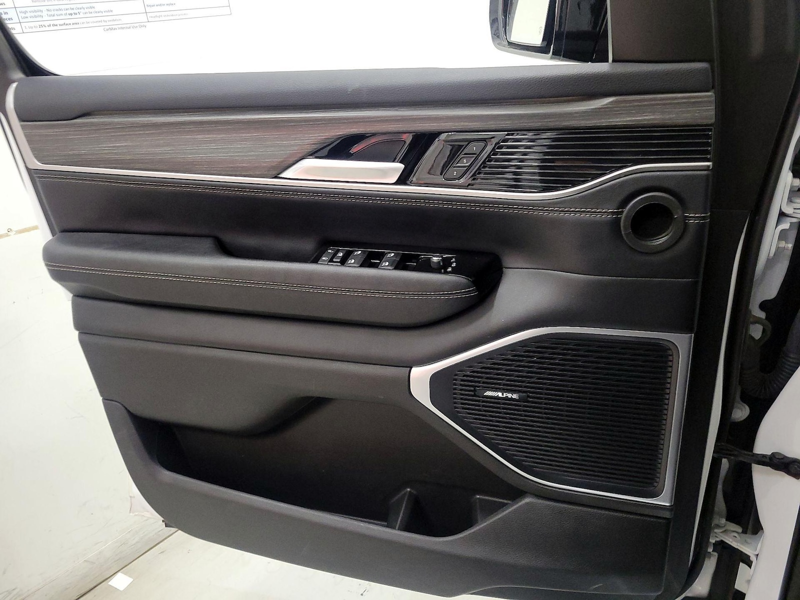 2024 Jeep Wagoneer Series II - Photo 13