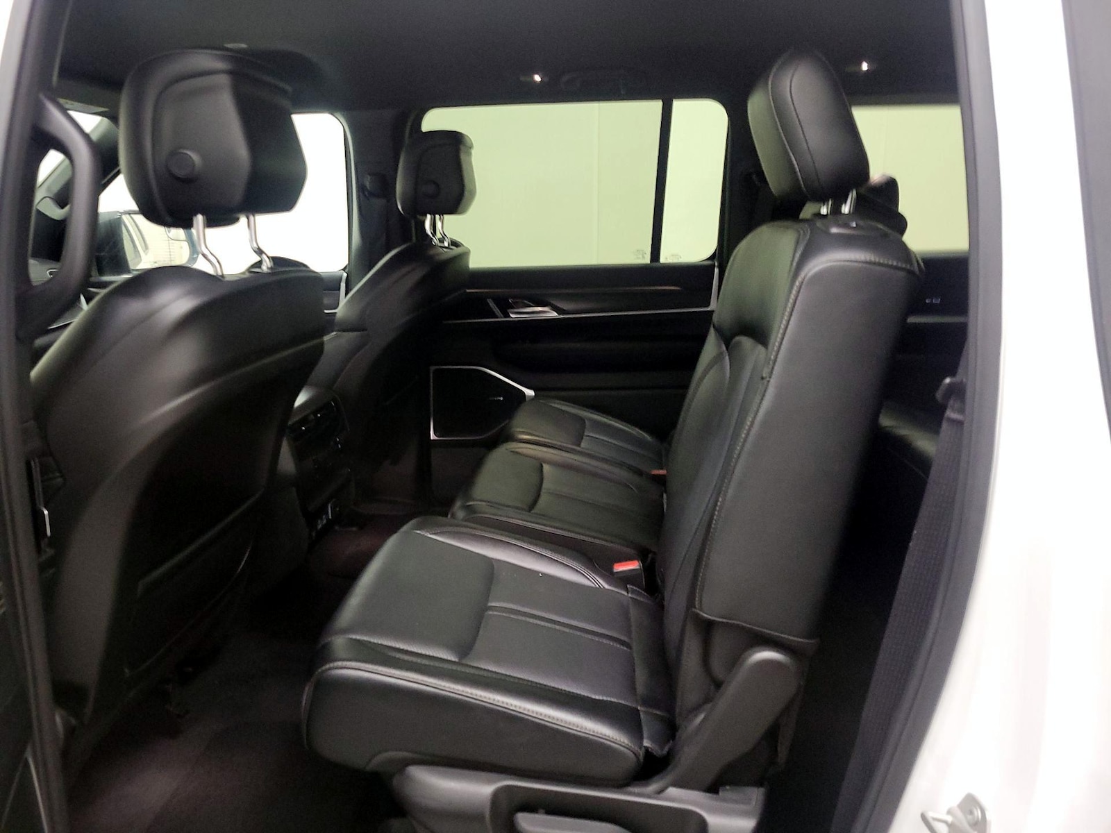 2024 Jeep Wagoneer Series II - Photo 21