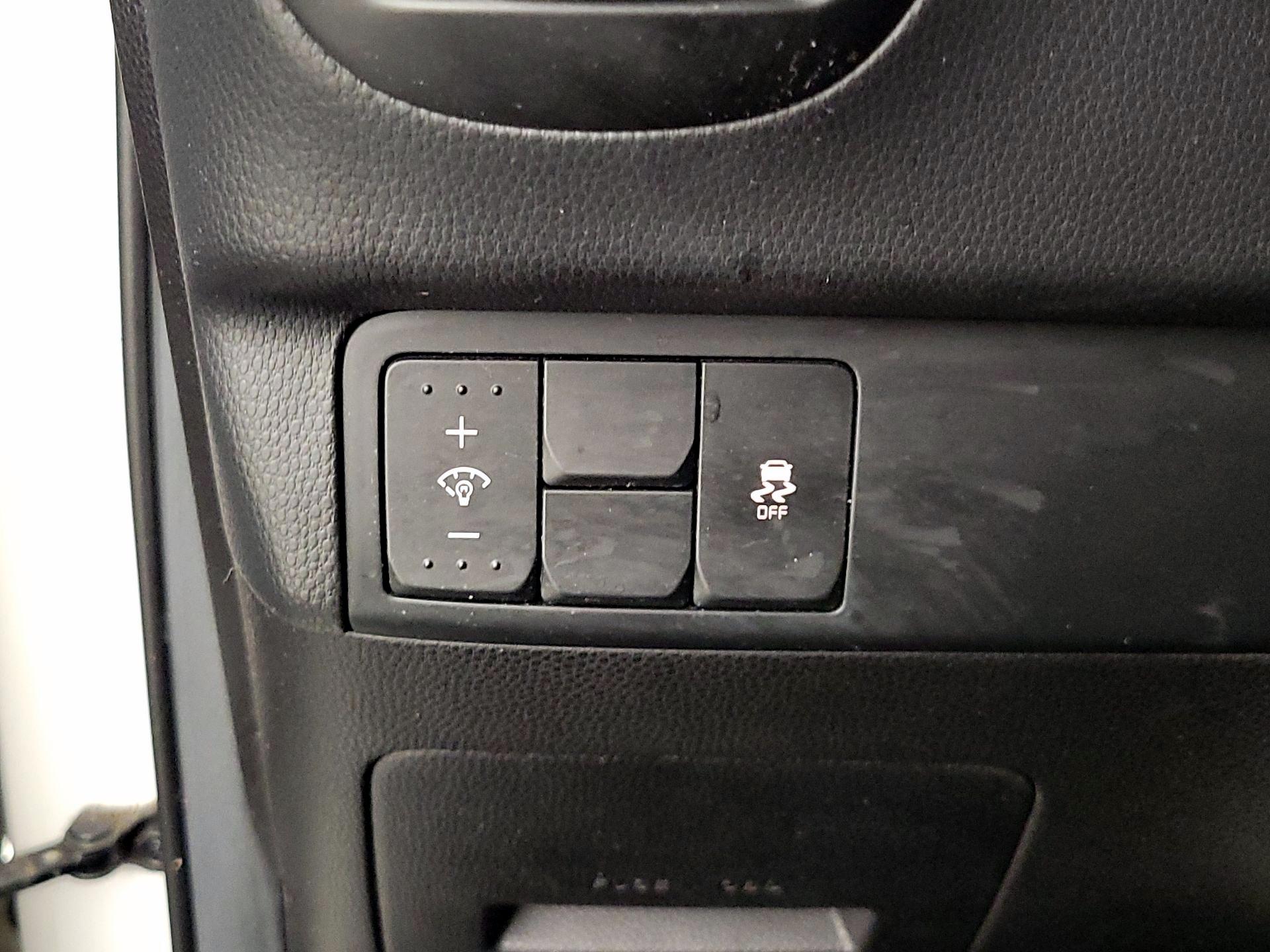 Thumbnail: 2014 Kia Soul - 13
