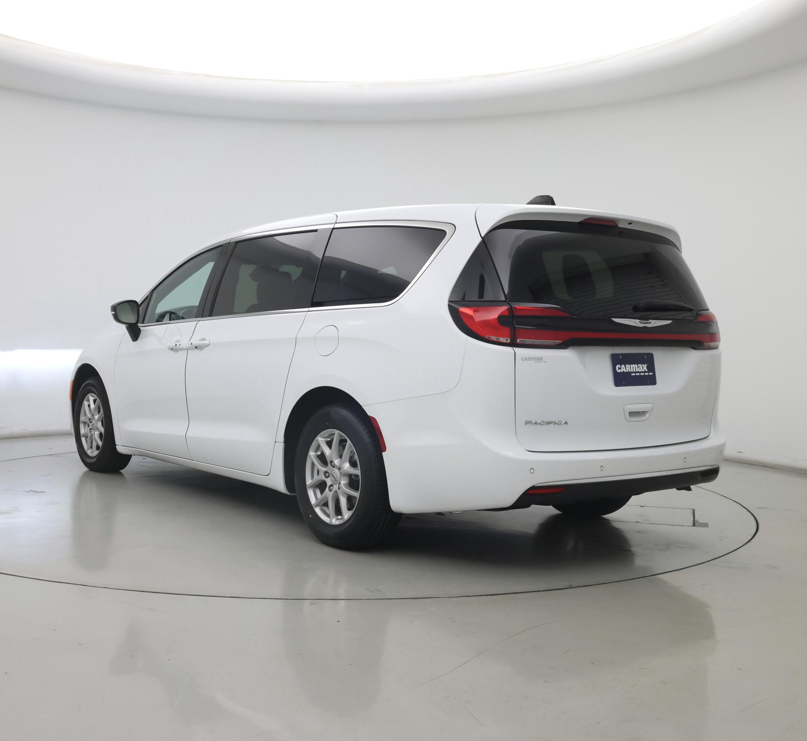 Thumbnail: 2025 Chrysler Pacifica - 2