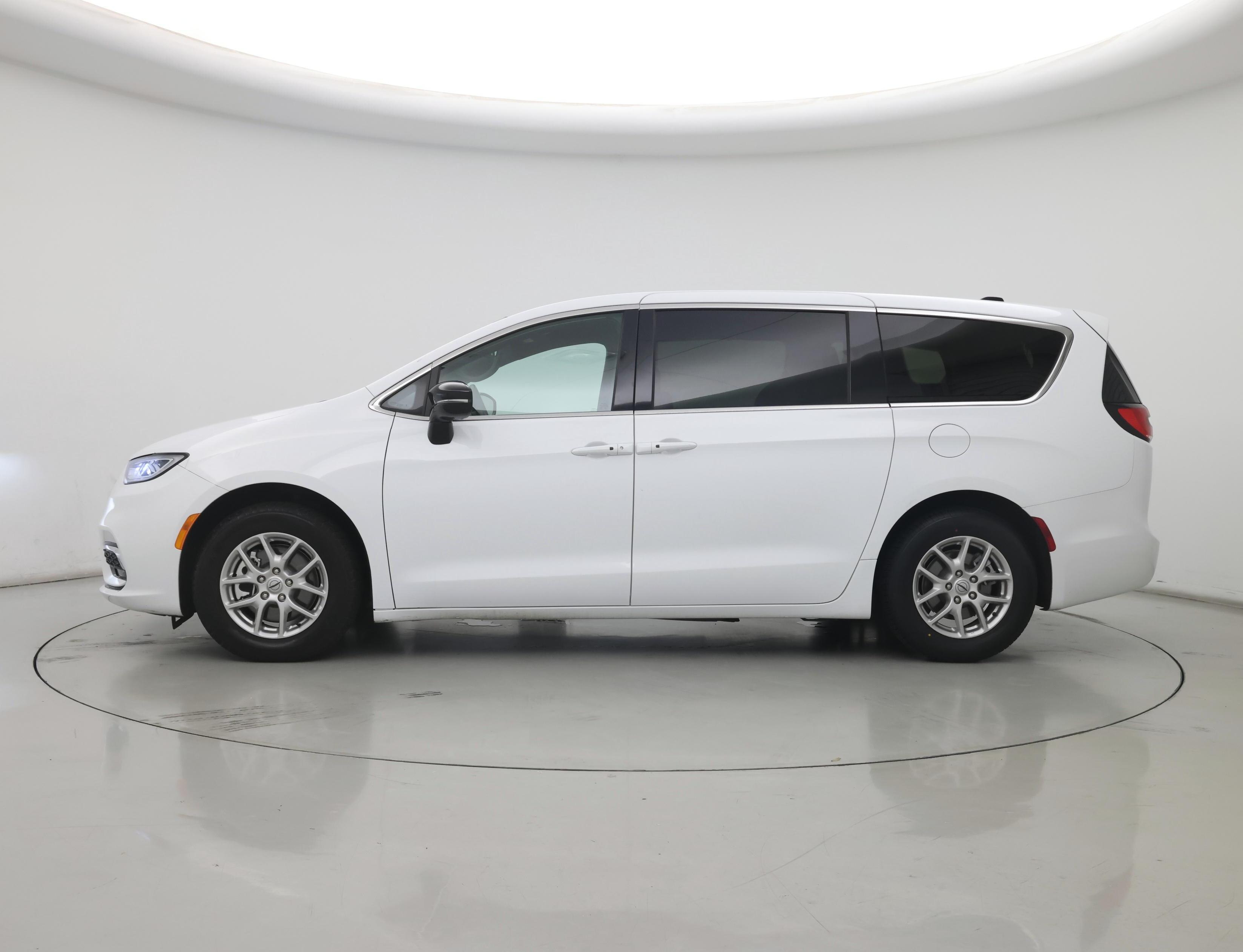 Thumbnail: 2025 Chrysler Pacifica - 3